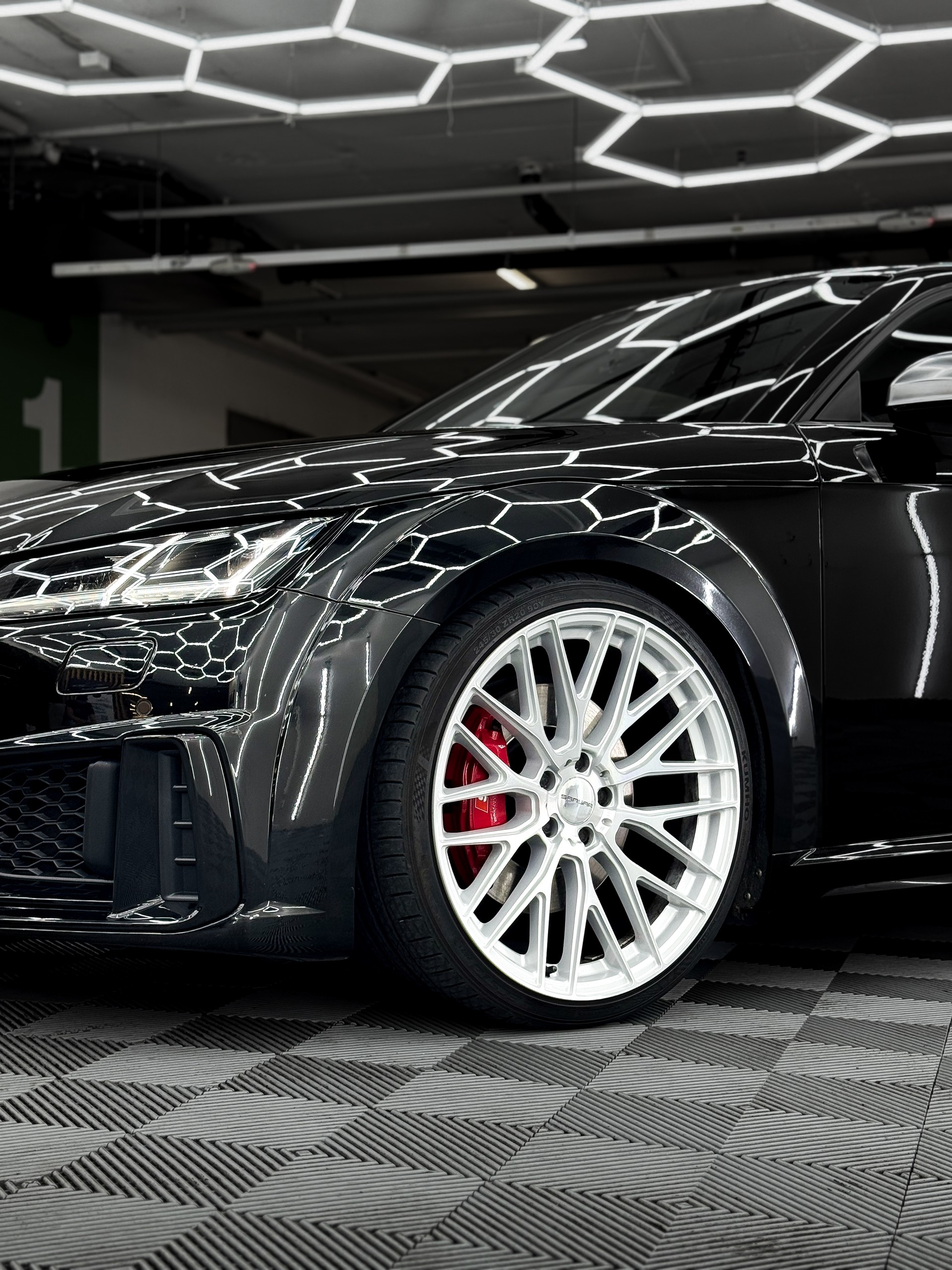 AUDI TT Coupé TTS quattro S-tronic-image-18
