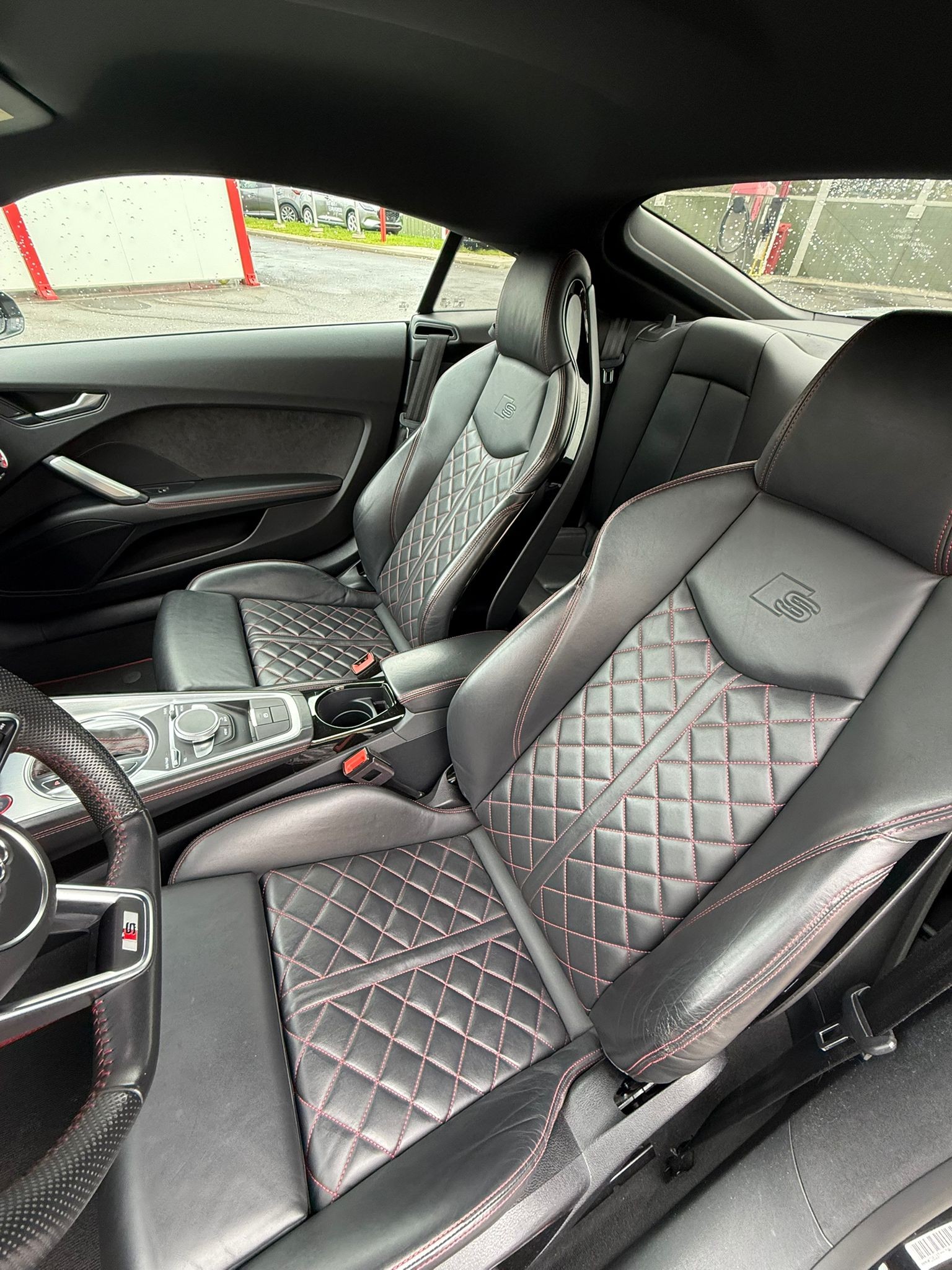 AUDI TT Coupé TTS quattro S-tronic-image-3