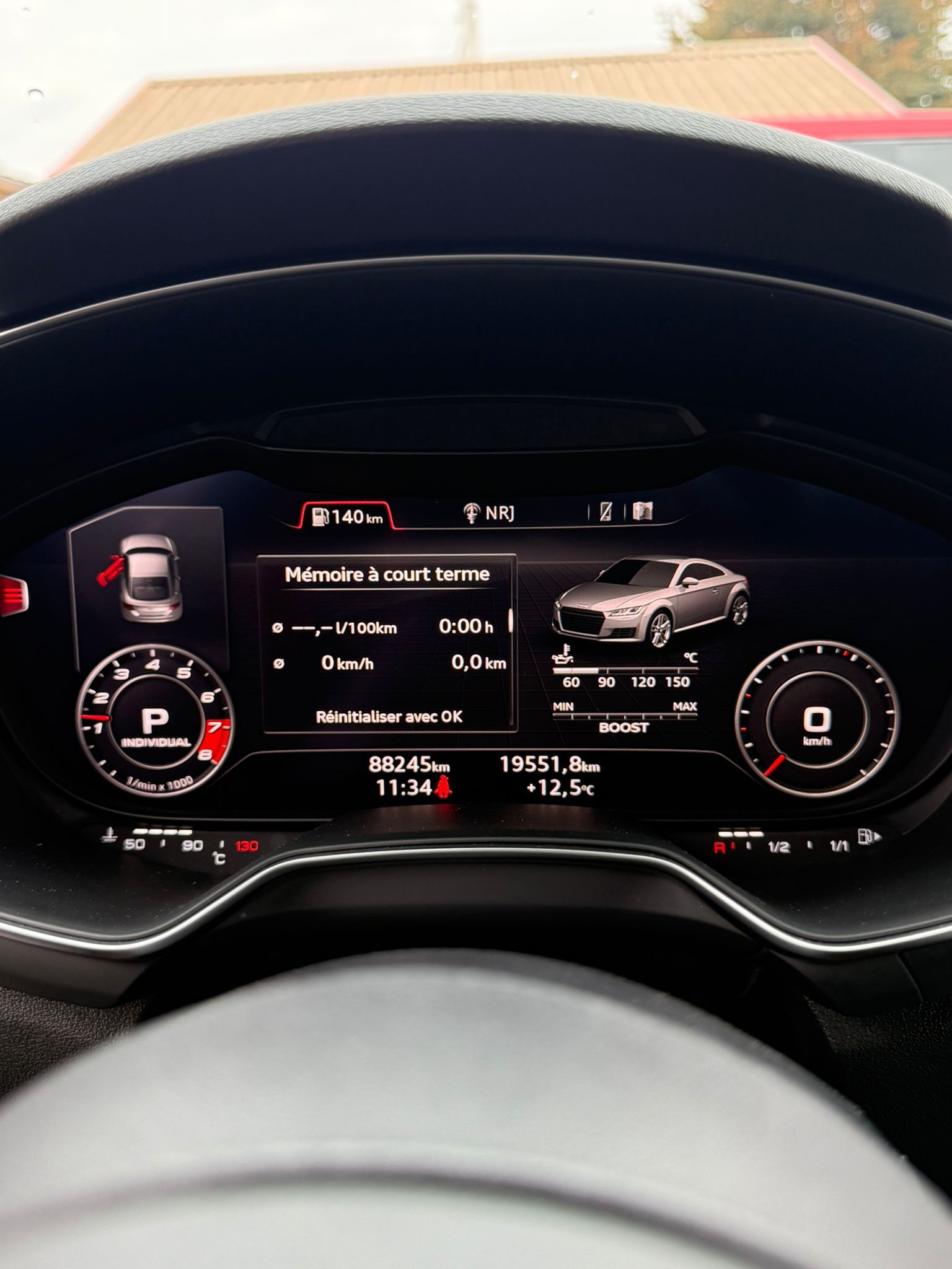 AUDI TT Coupé TTS quattro S-tronic-image-9