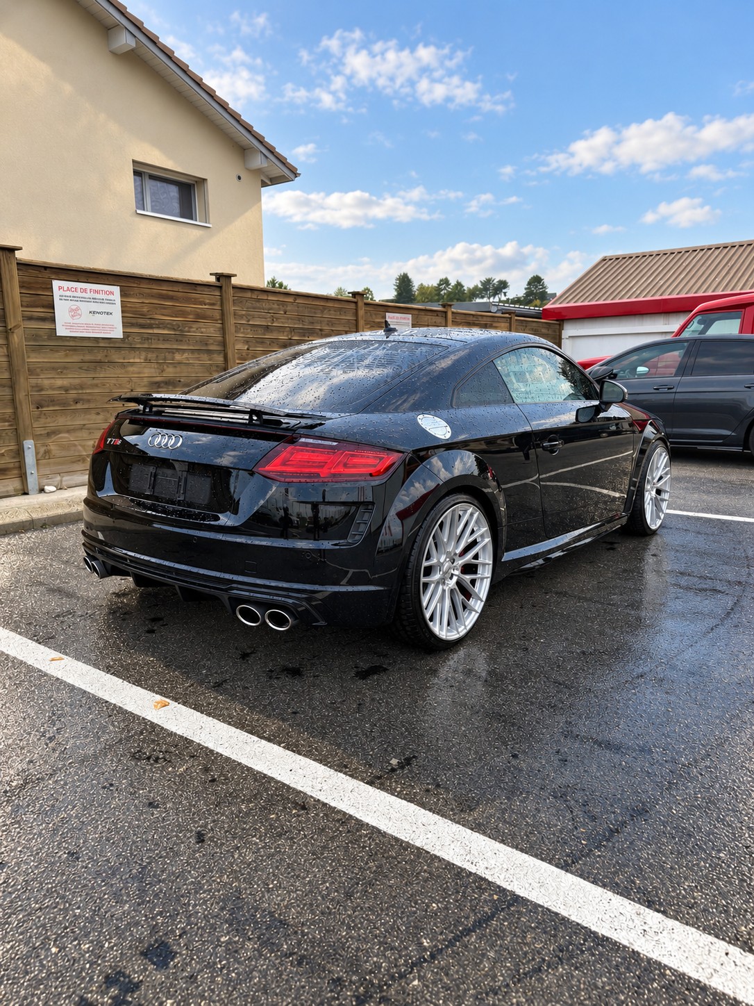 AUDI TT Coupé TTS quattro S-tronic-image-4
