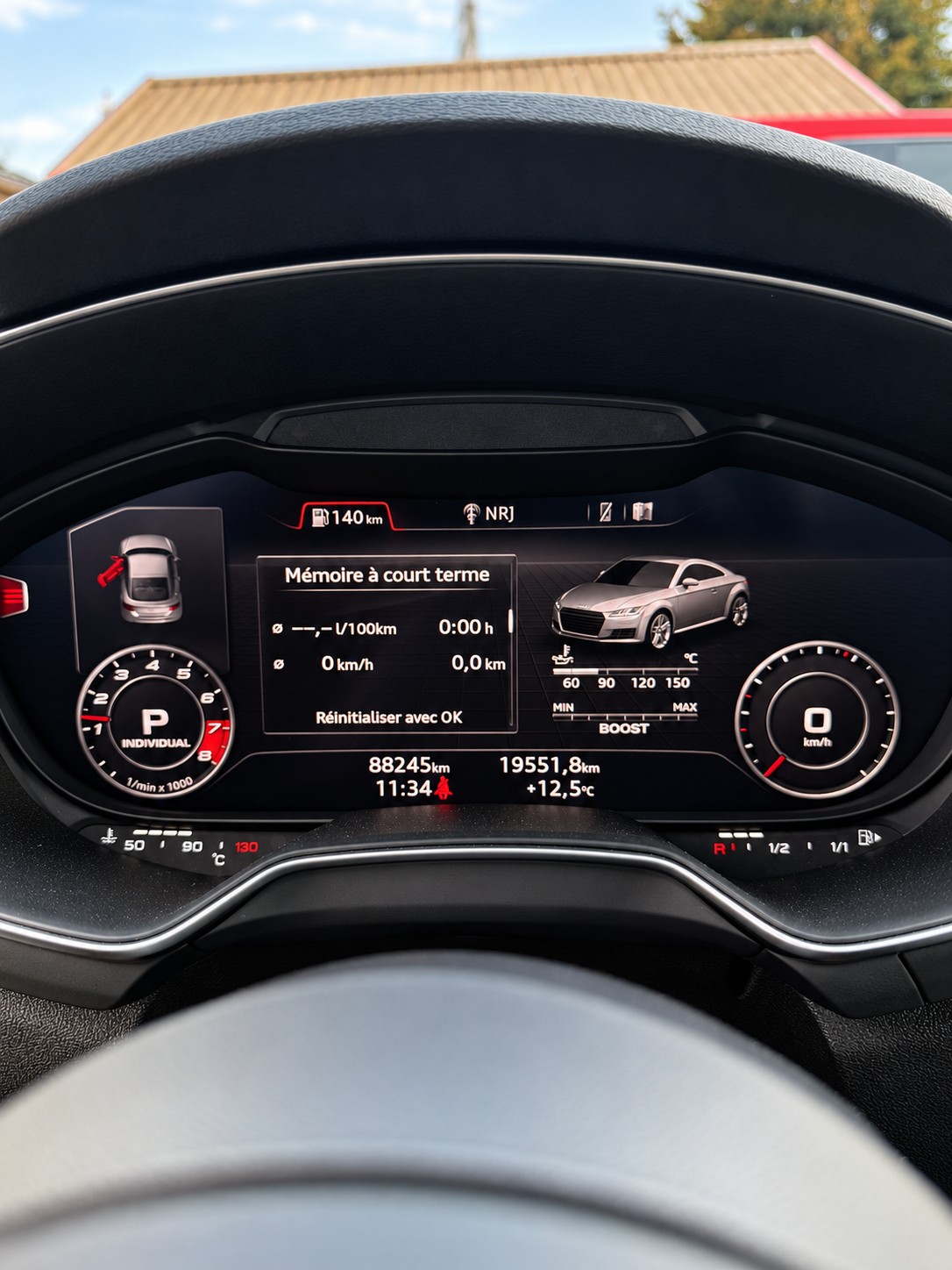 AUDI TT Coupé TTS quattro S-tronic-image-12