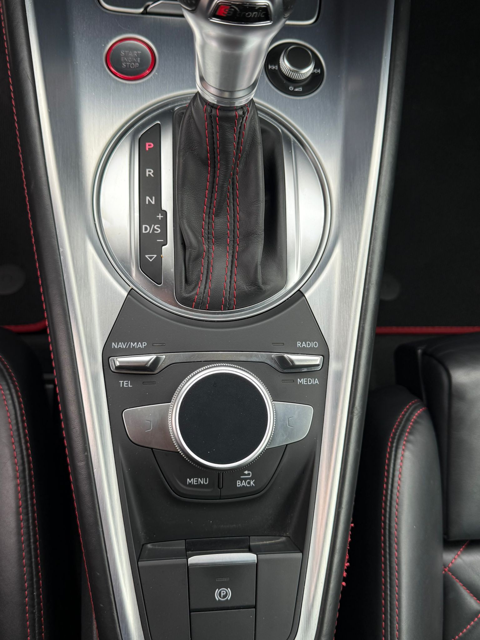 AUDI TT Coupé TTS quattro S-tronic-image-7