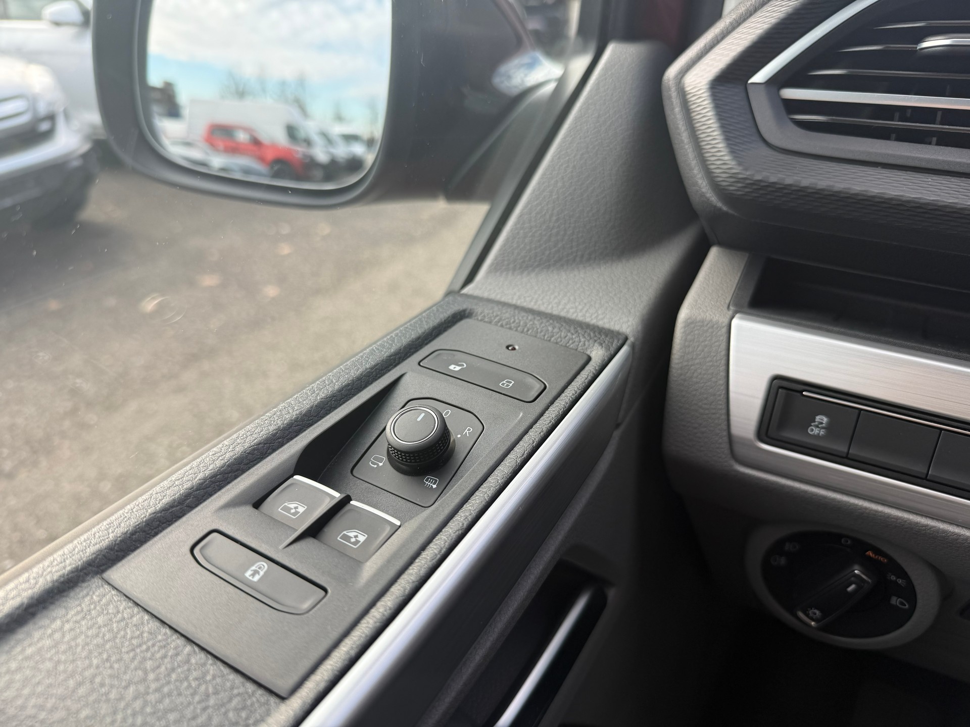VW T6.1 California 2.0 Bi-TDI Beach Liberty DSG Ocean Edition-image-18