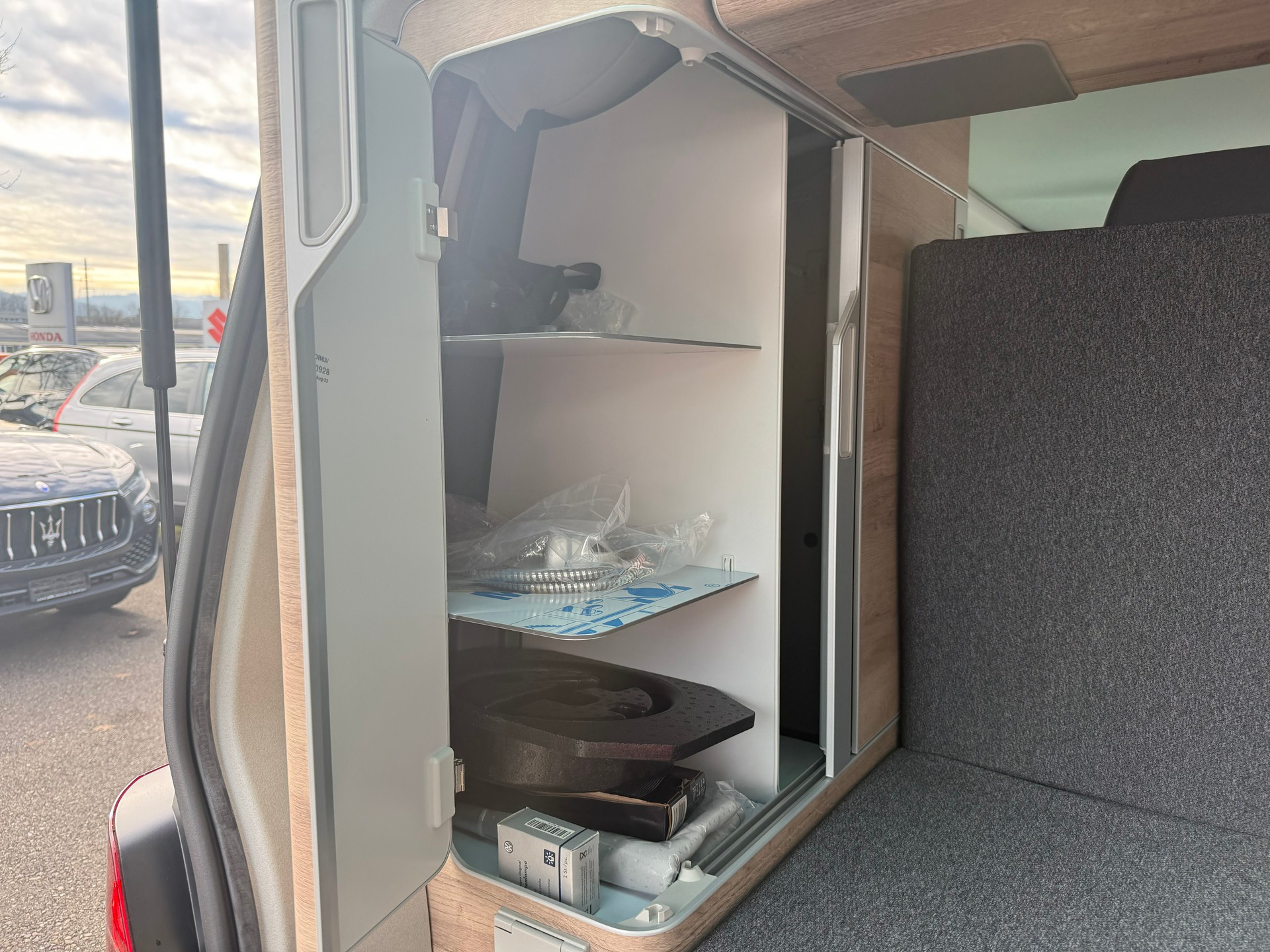 VW T6.1 California 2.0 Bi-TDI Beach Liberty DSG Ocean Edition-image-23