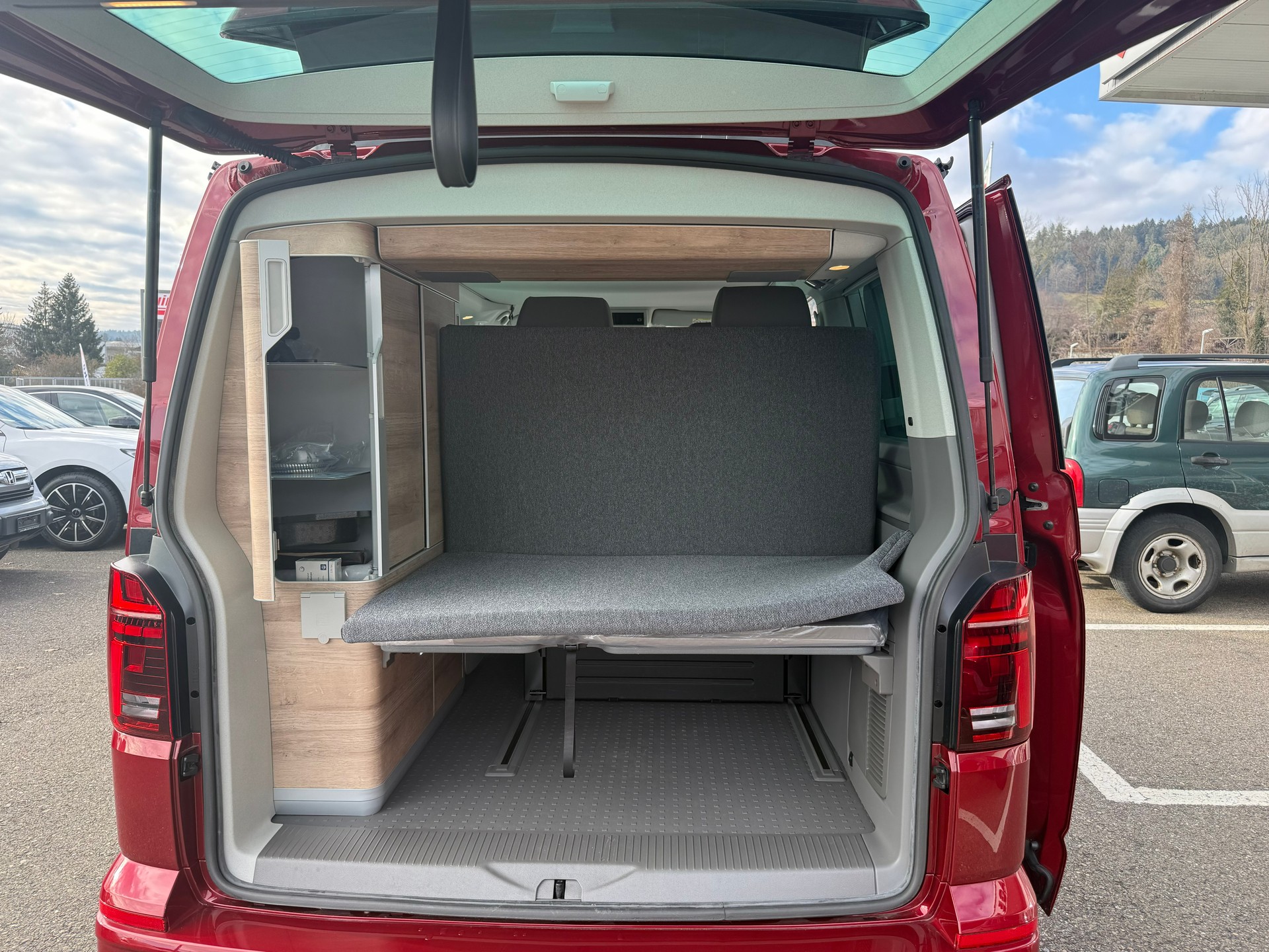VW T6.1 California 2.0 Bi-TDI Beach Liberty DSG Ocean Edition-image-22