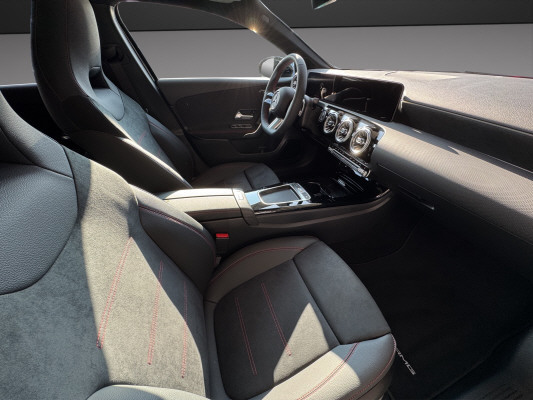MERCEDES-BENZ A 250 4Matic 8G-DCT-image-11