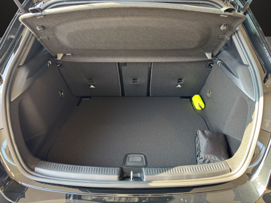 MERCEDES-BENZ A 250 4Matic 8G-DCT-image-12