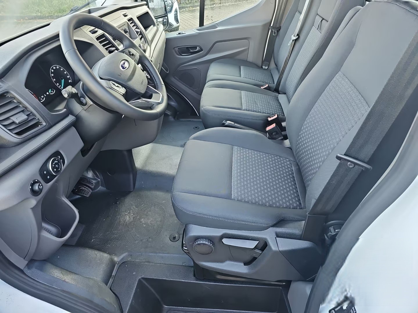 FORD Transit 350 L4 Trend 2.0 TDCi 170 FWD-image-7