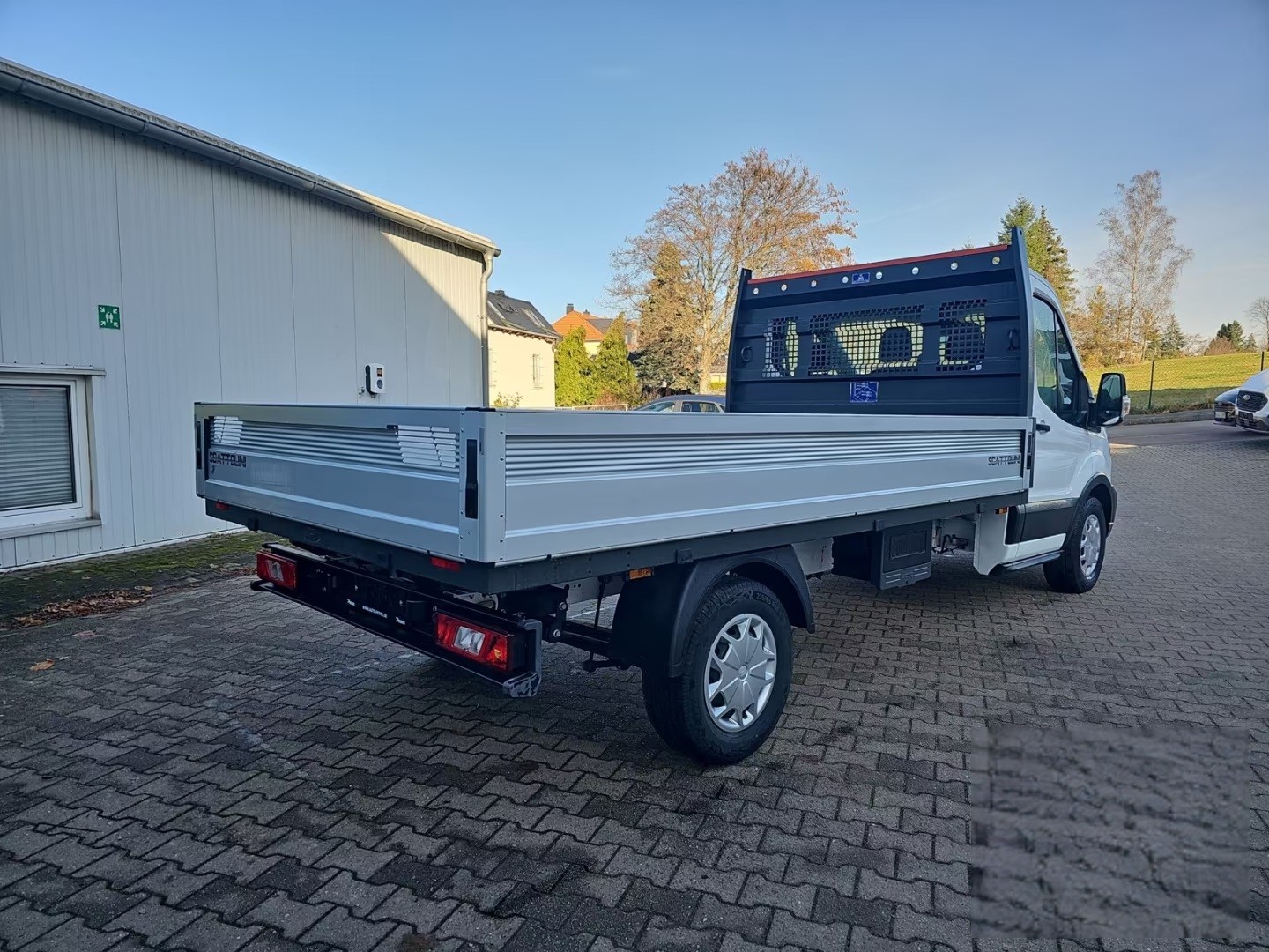 FORD Transit 350 L4 Trend 2.0 TDCi 170 FWD-image-2