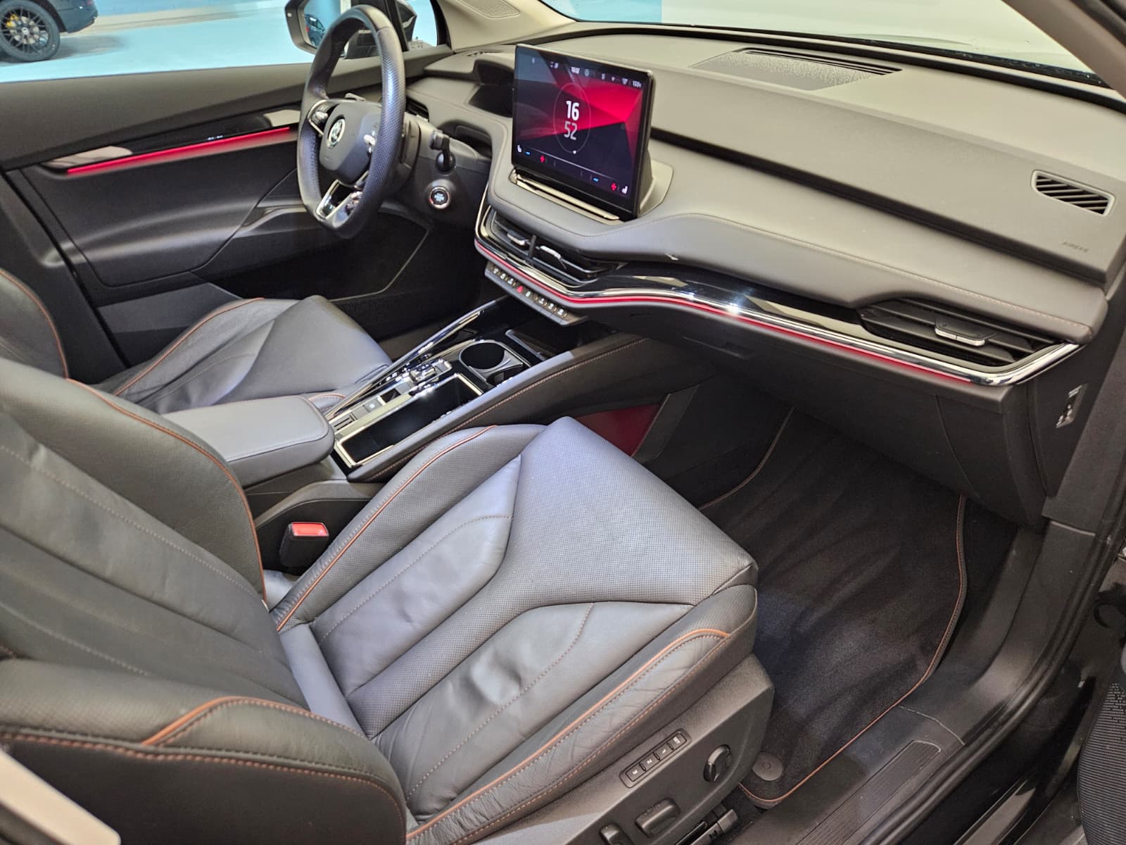 SKODA Enyaq iV 80x-image-12