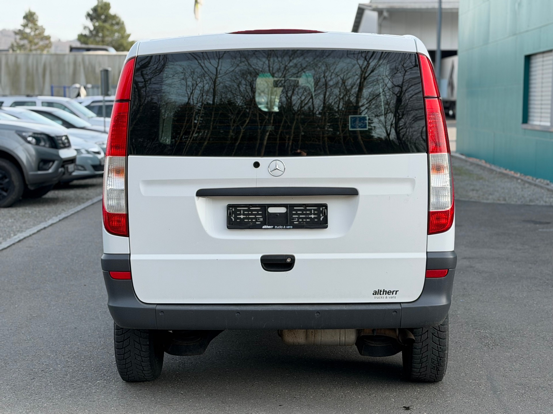 MERCEDES-BENZ Vito 113 CDI Blue Efficiency 4Matic A-image-4