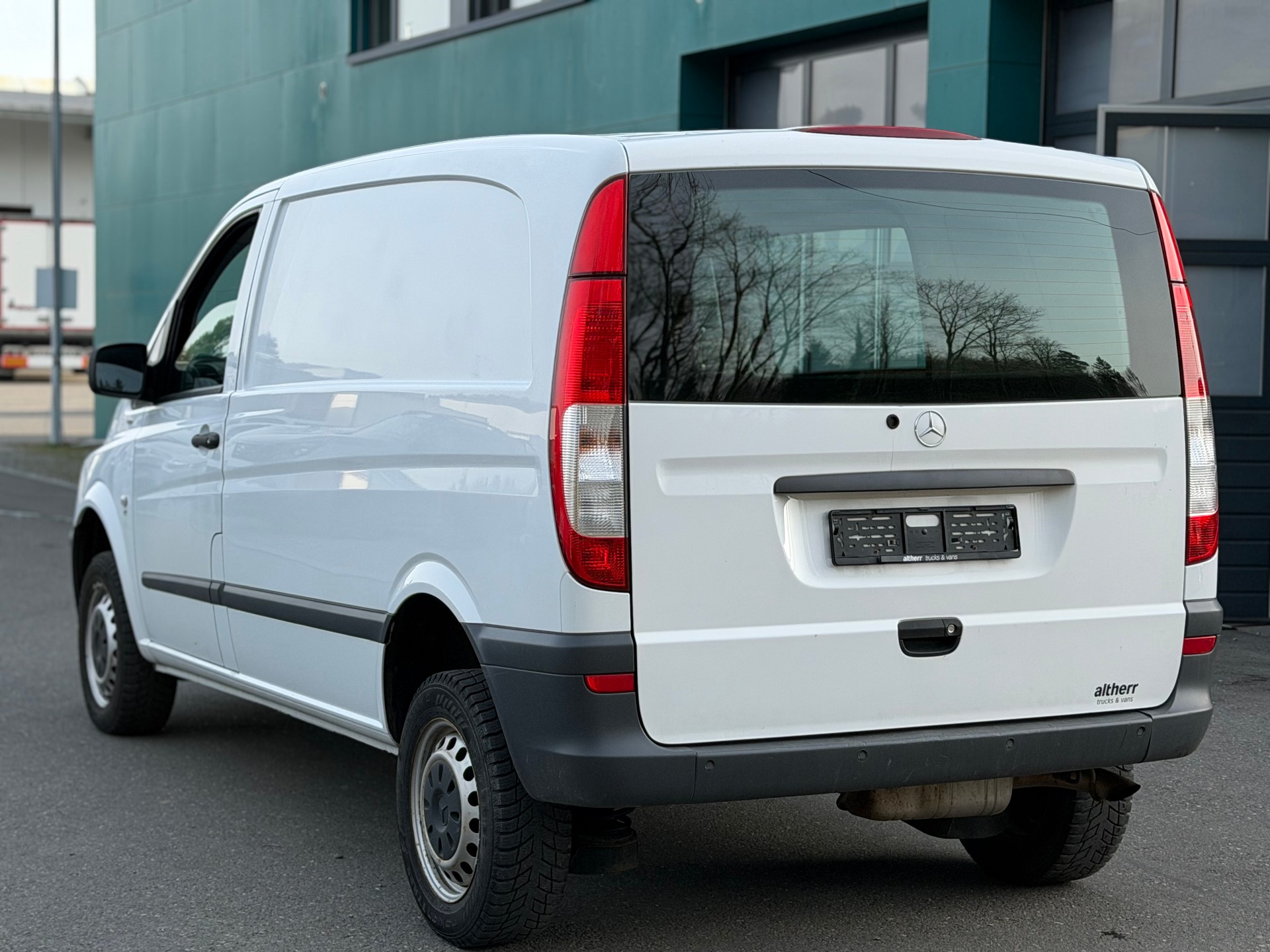 MERCEDES-BENZ Vito 113 CDI Blue Efficiency 4Matic A-image-5