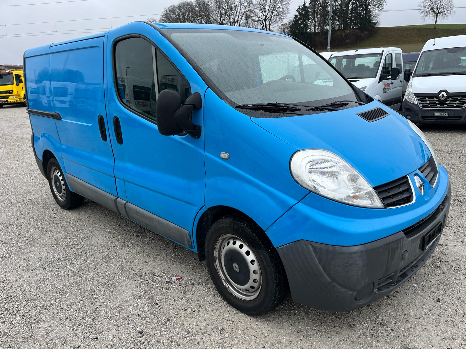 RENAULT Trafic 2.0 dCi 90 2.7t L1H1-image-1