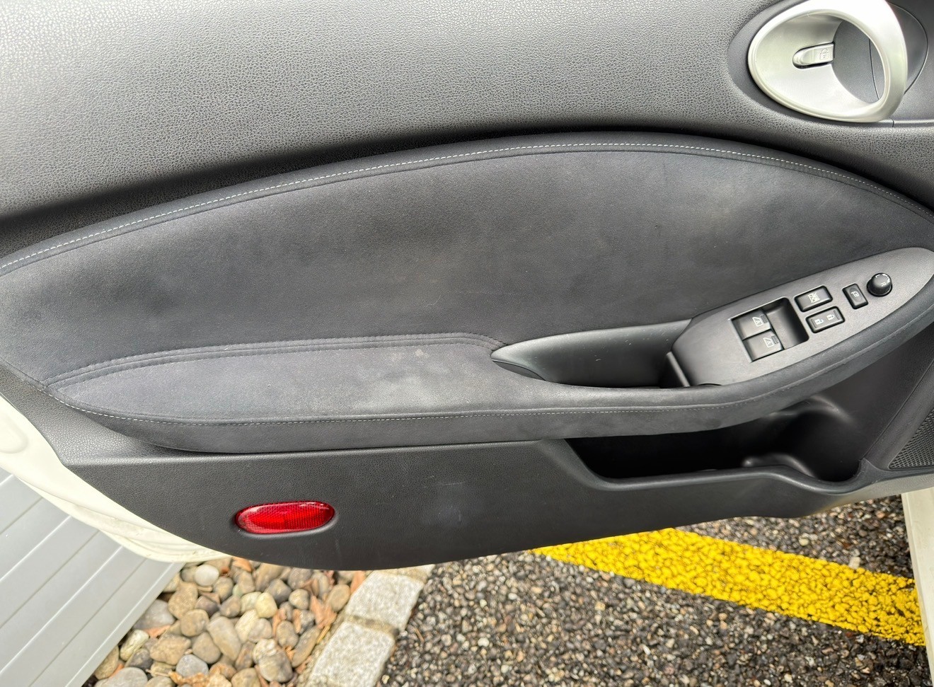 NISSAN 370 Z Roadster Pack Automatic -Ab MFK-Ab Service-Perle weiss Top Zustand-image-9
