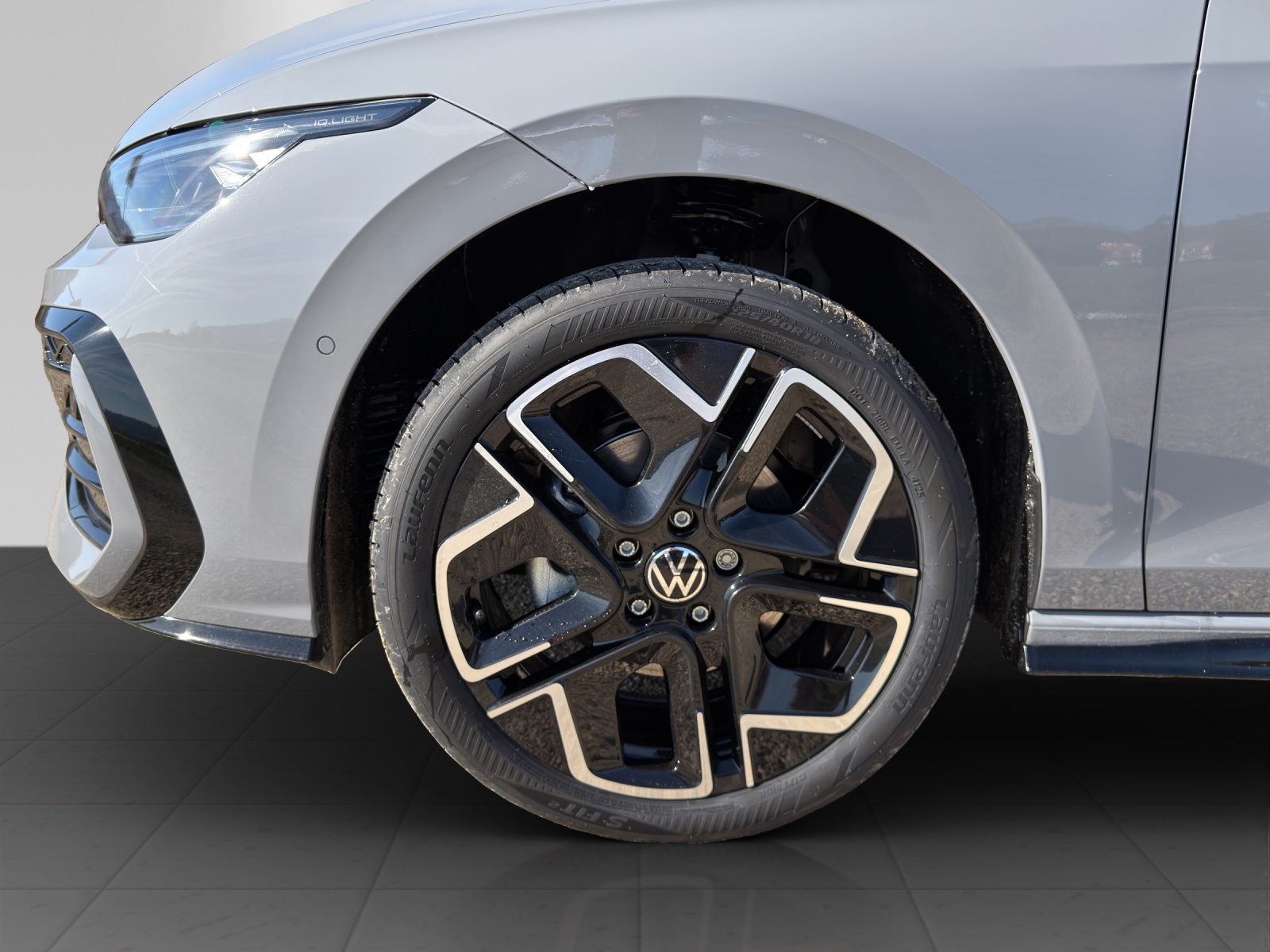 VW Golf 1.5 e TSI mHEV R-Line DSG-image-7