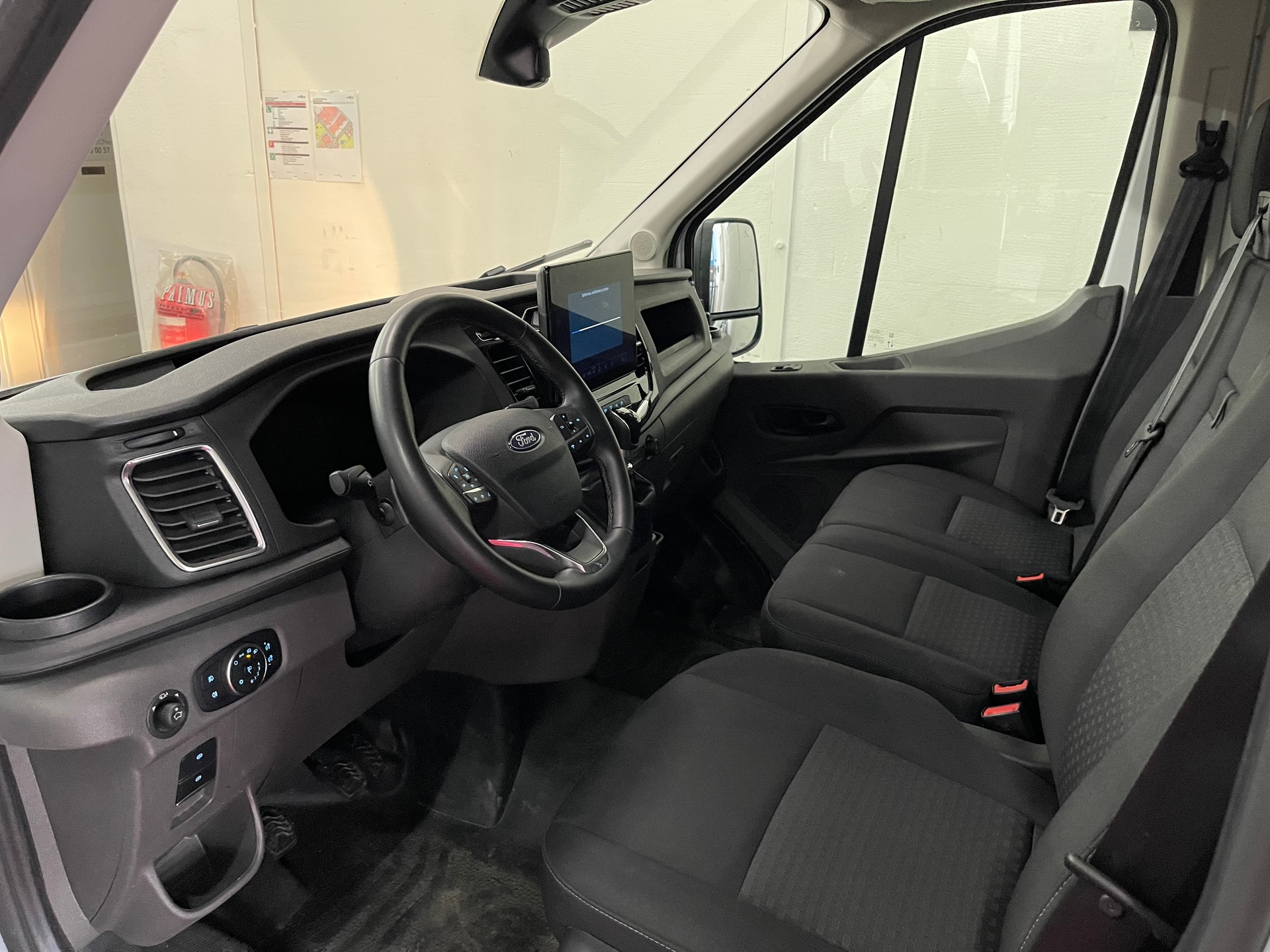 FORD Transit Van 350 L3 Trend 2.0 TDCi 130 RWD-image-11