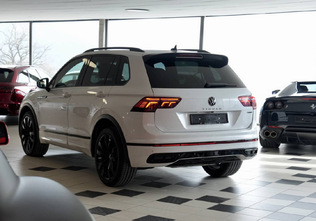VW Tiguan 2.0 TSI R-Line DSG-image-20