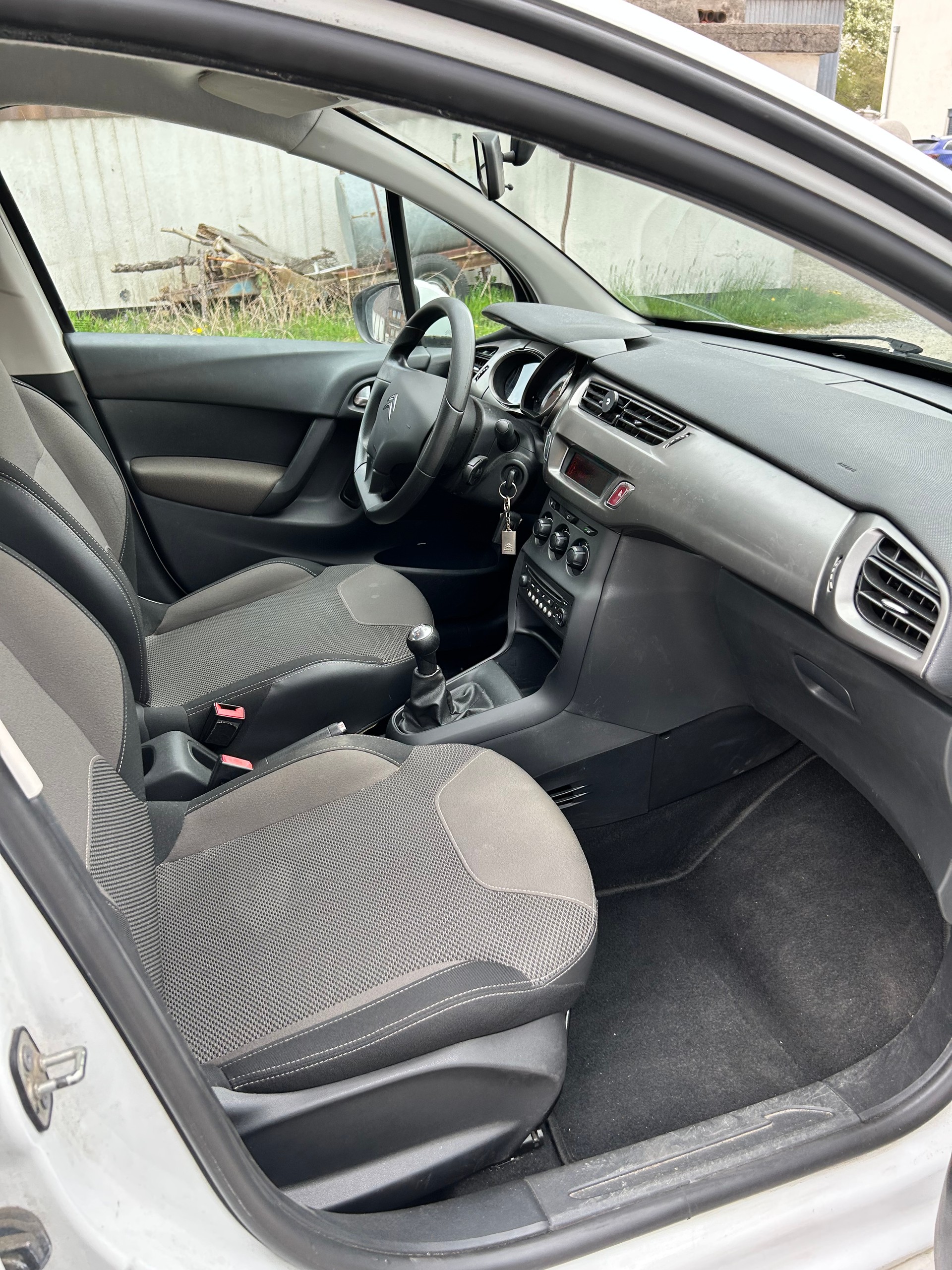 CITROEN C3 1.2i Exclusive-image-5