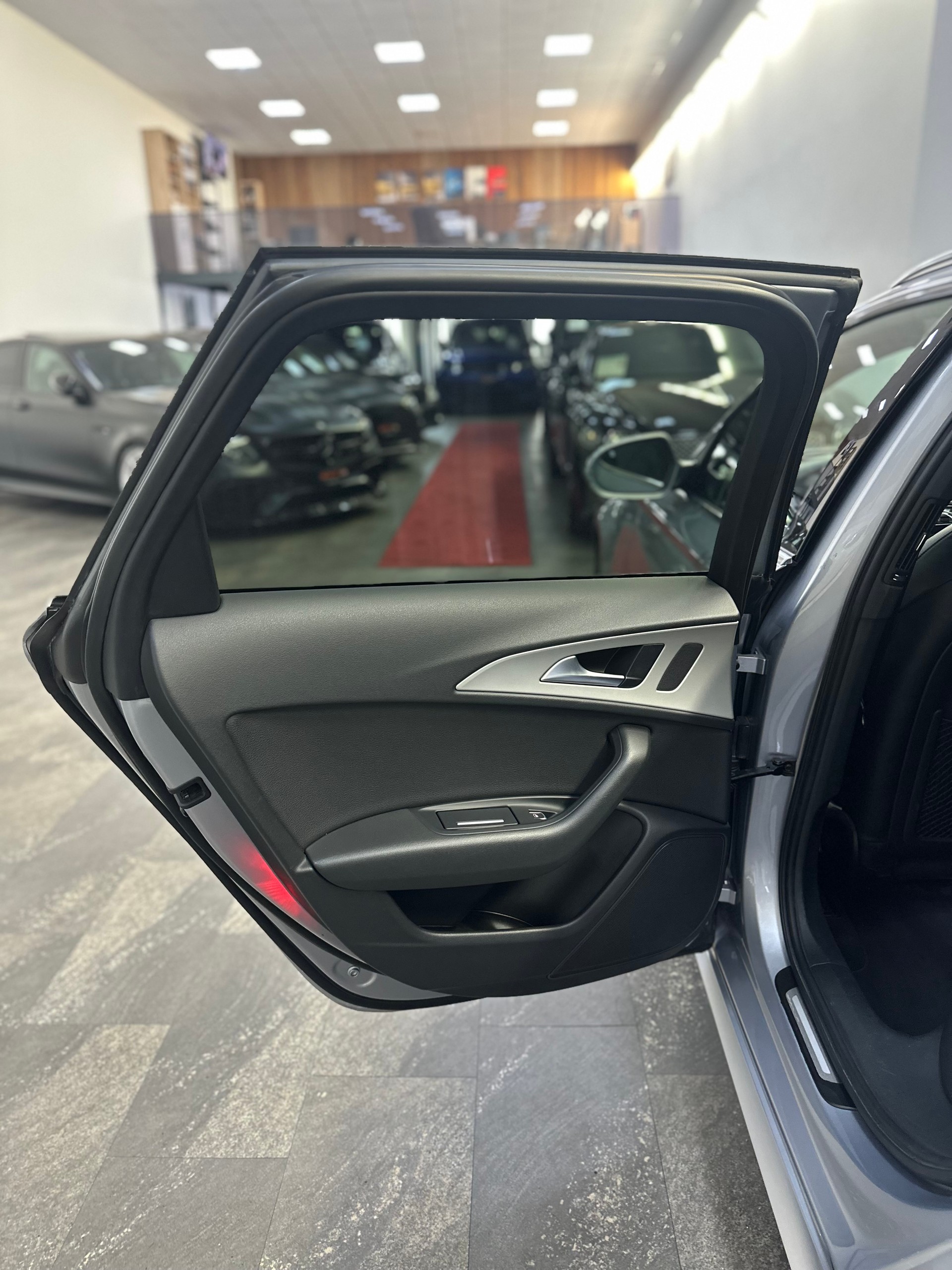 AUDI A6 Avant 3.0 TDI V6 quattro S-tronic-image-23