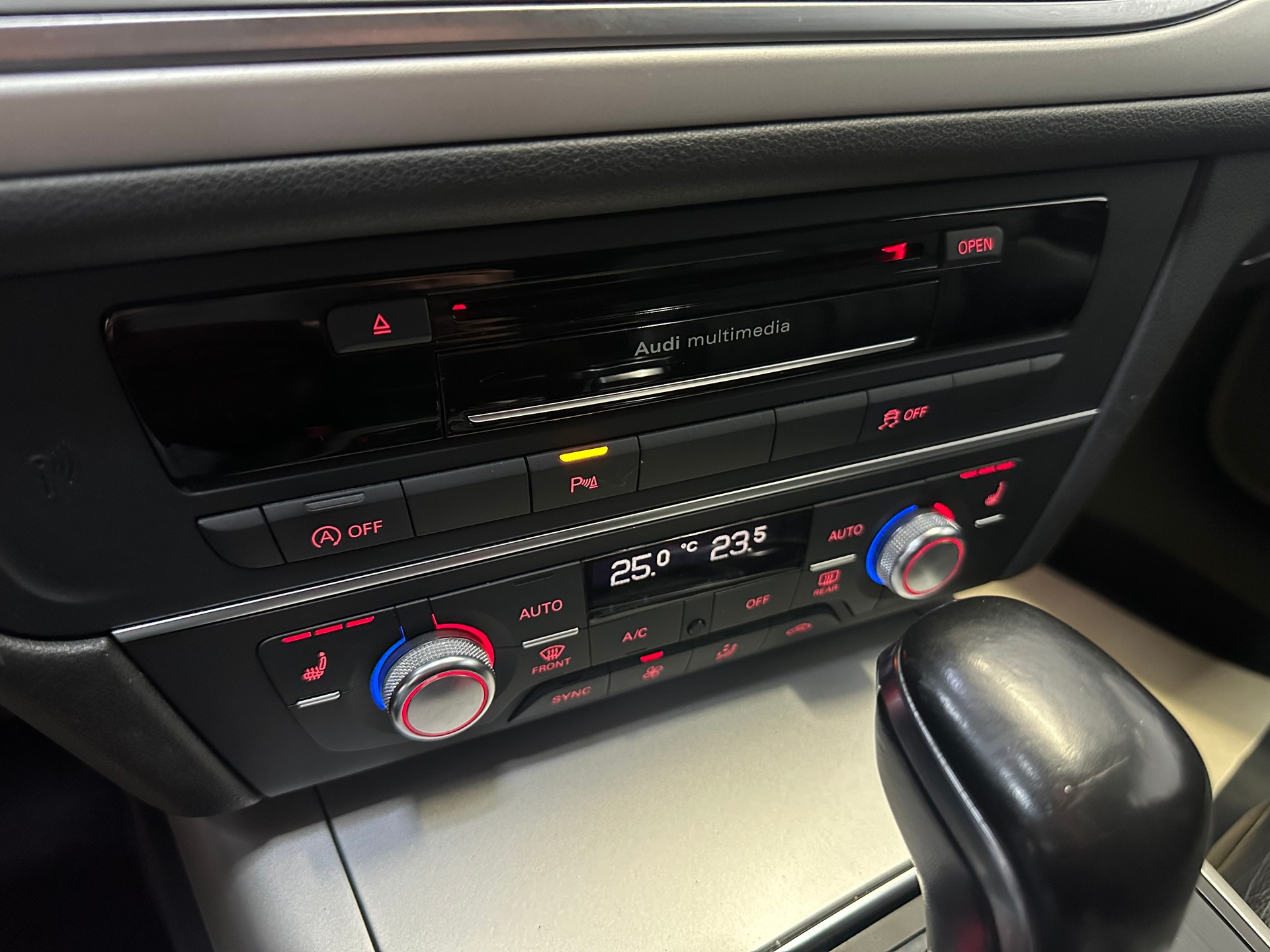 AUDI A6 Avant 3.0 TDI V6 quattro S-tronic-image-18