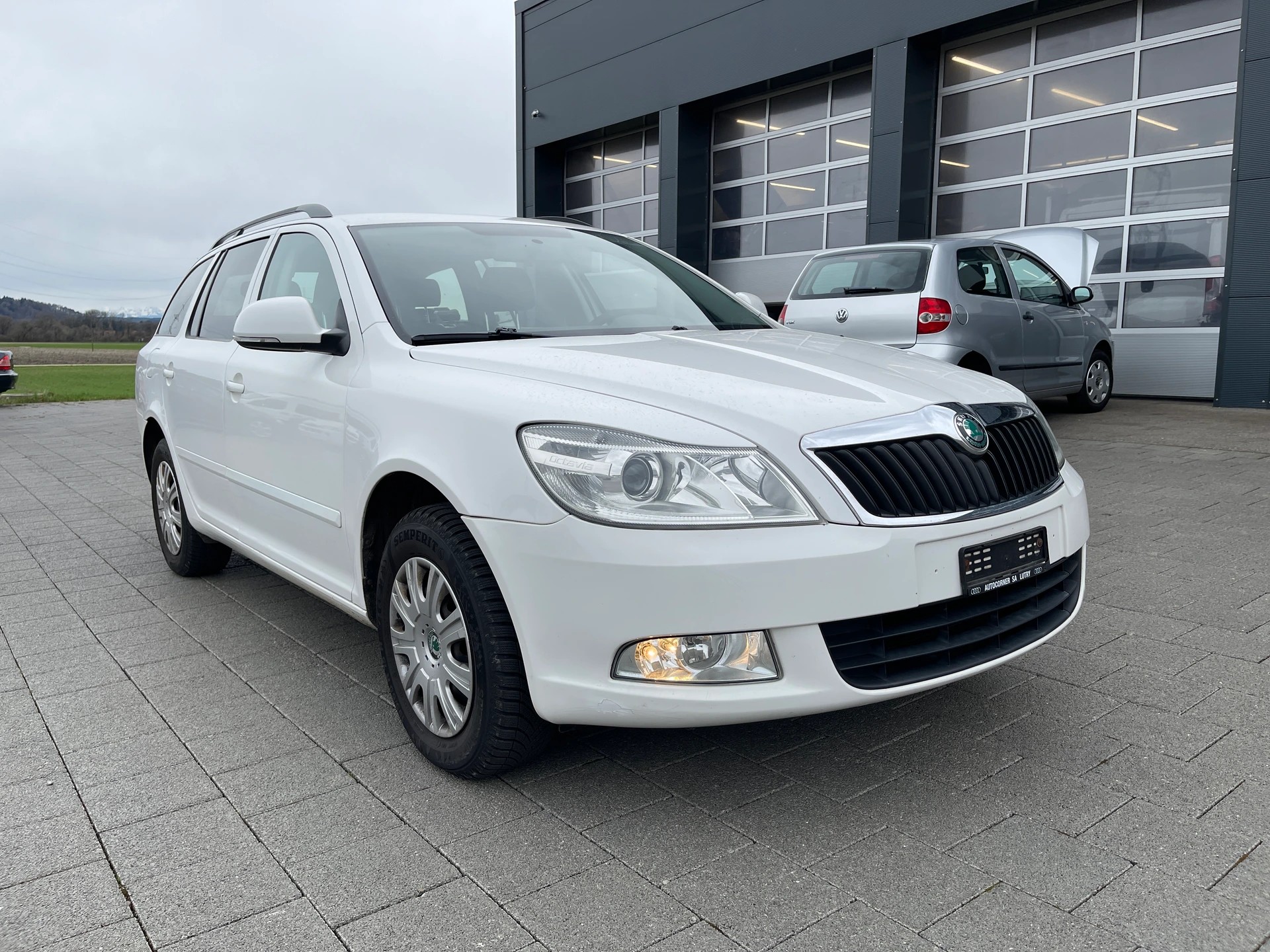 SKODA Octavia Combi 1.6 TDI Ambition 4x4-image-5