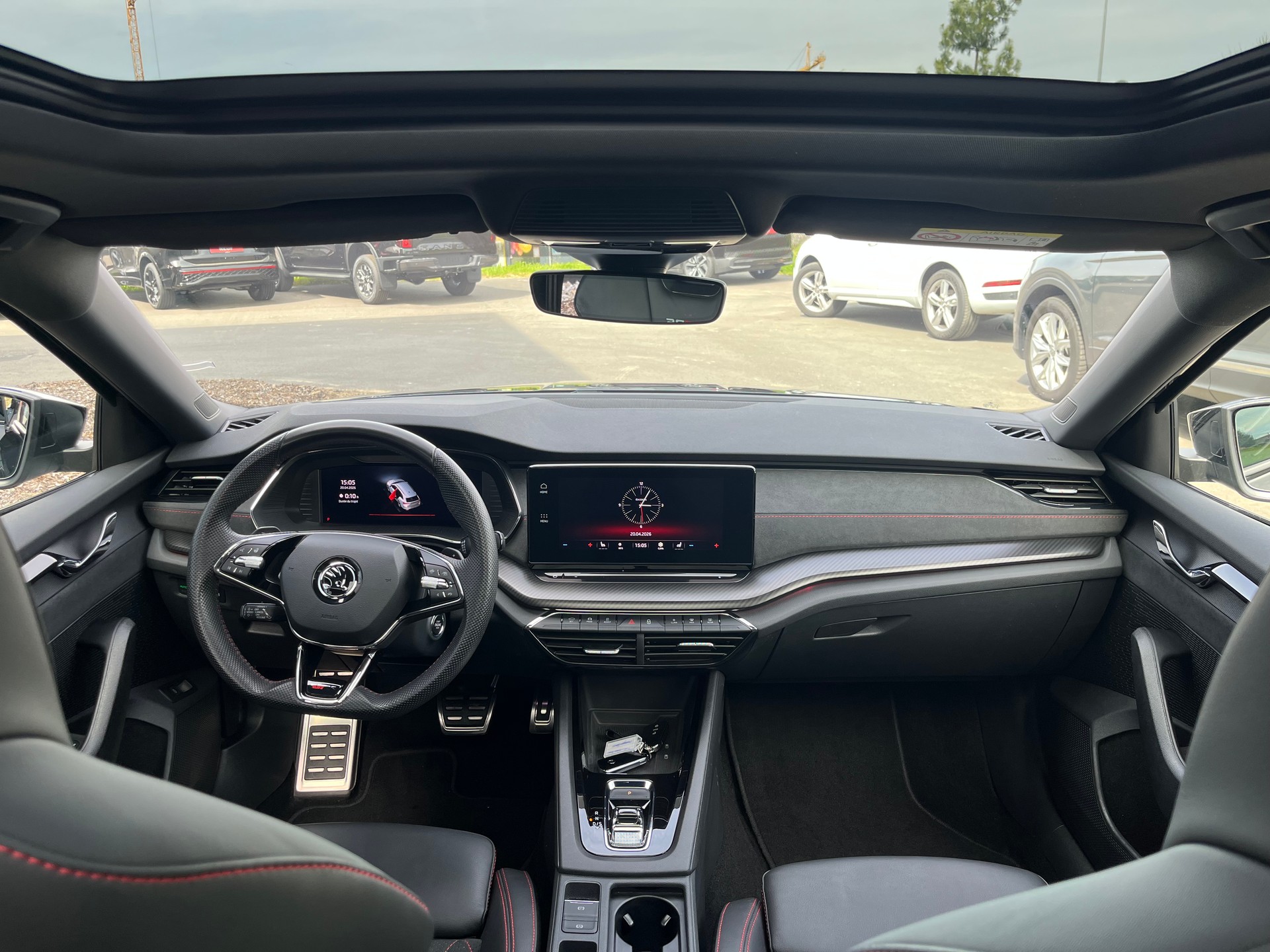 SKODA Octavia Combi 2.0 TSI DSG RS-image-8