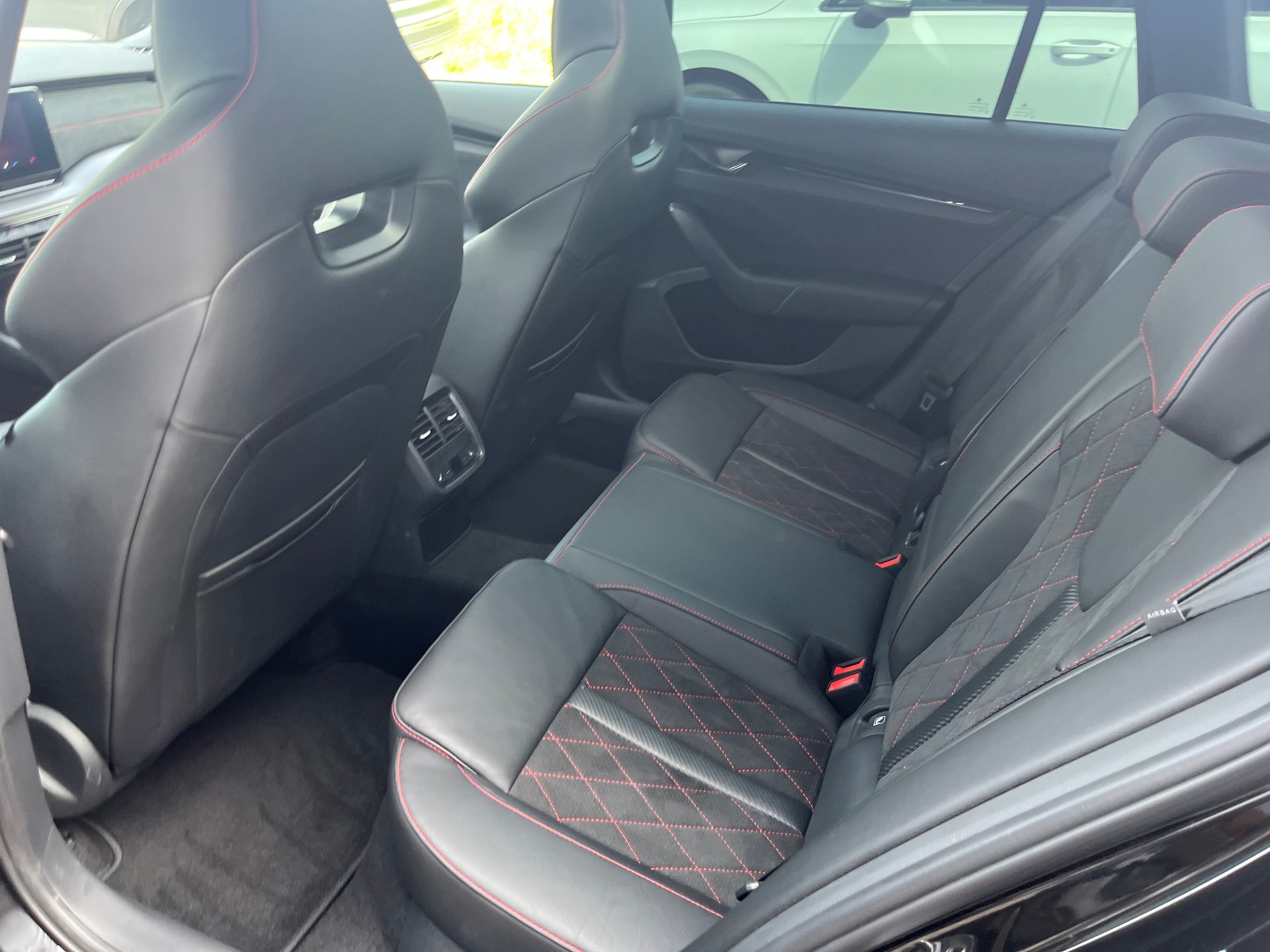 SKODA Octavia Combi 2.0 TSI DSG RS-image-7