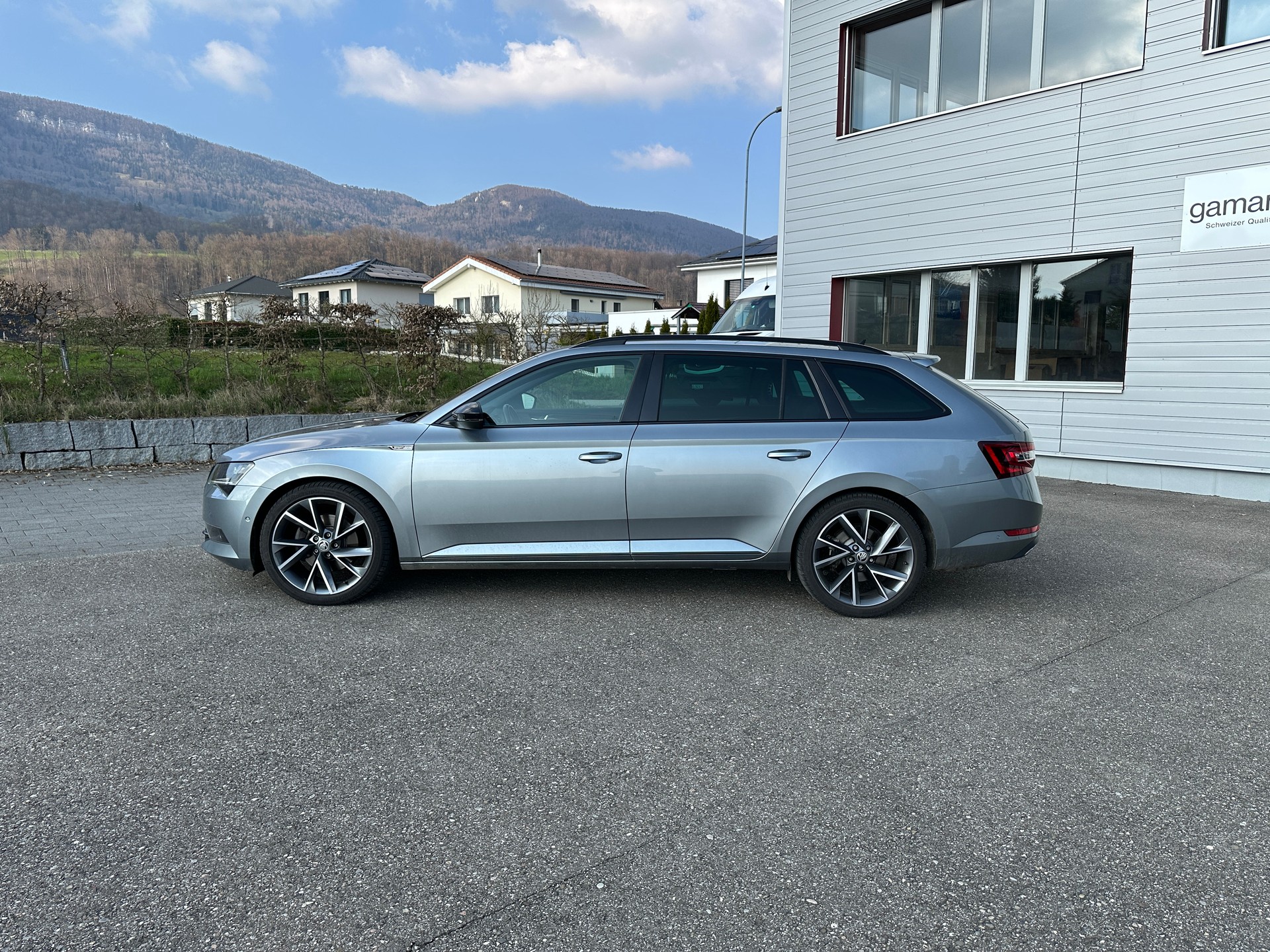 SKODA Superb Combi 2.0 TDi SportLine+ 4x4 DSG-image-1