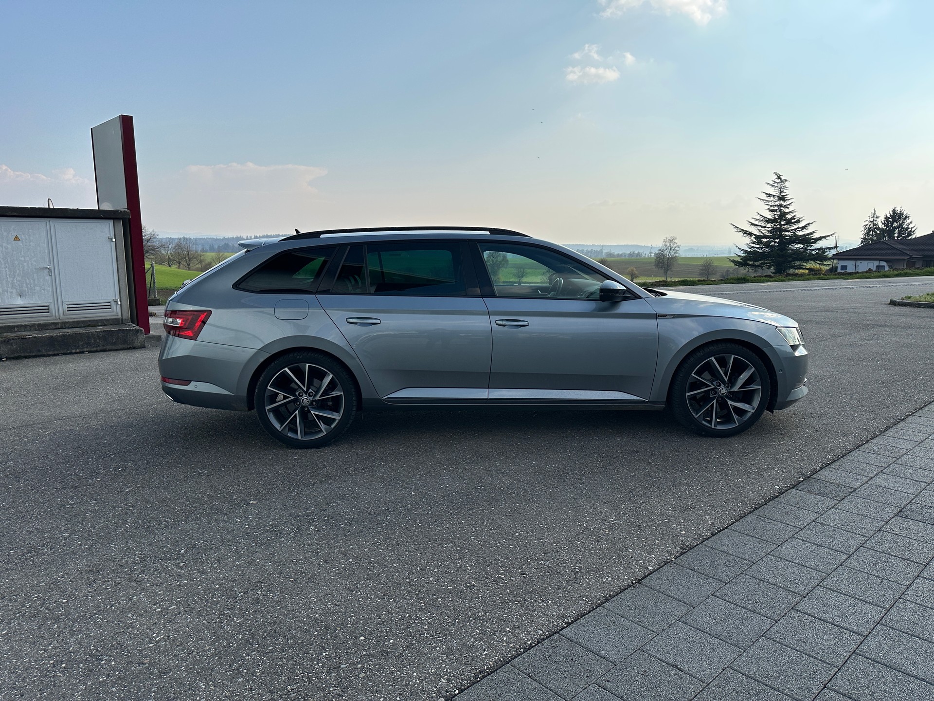 SKODA Superb Combi 2.0 TDi SportLine+ 4x4 DSG-image-3