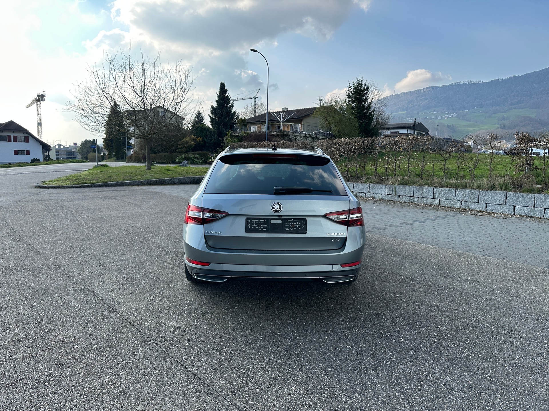 SKODA Superb Combi 2.0 TDi SportLine+ 4x4 DSG-image-2