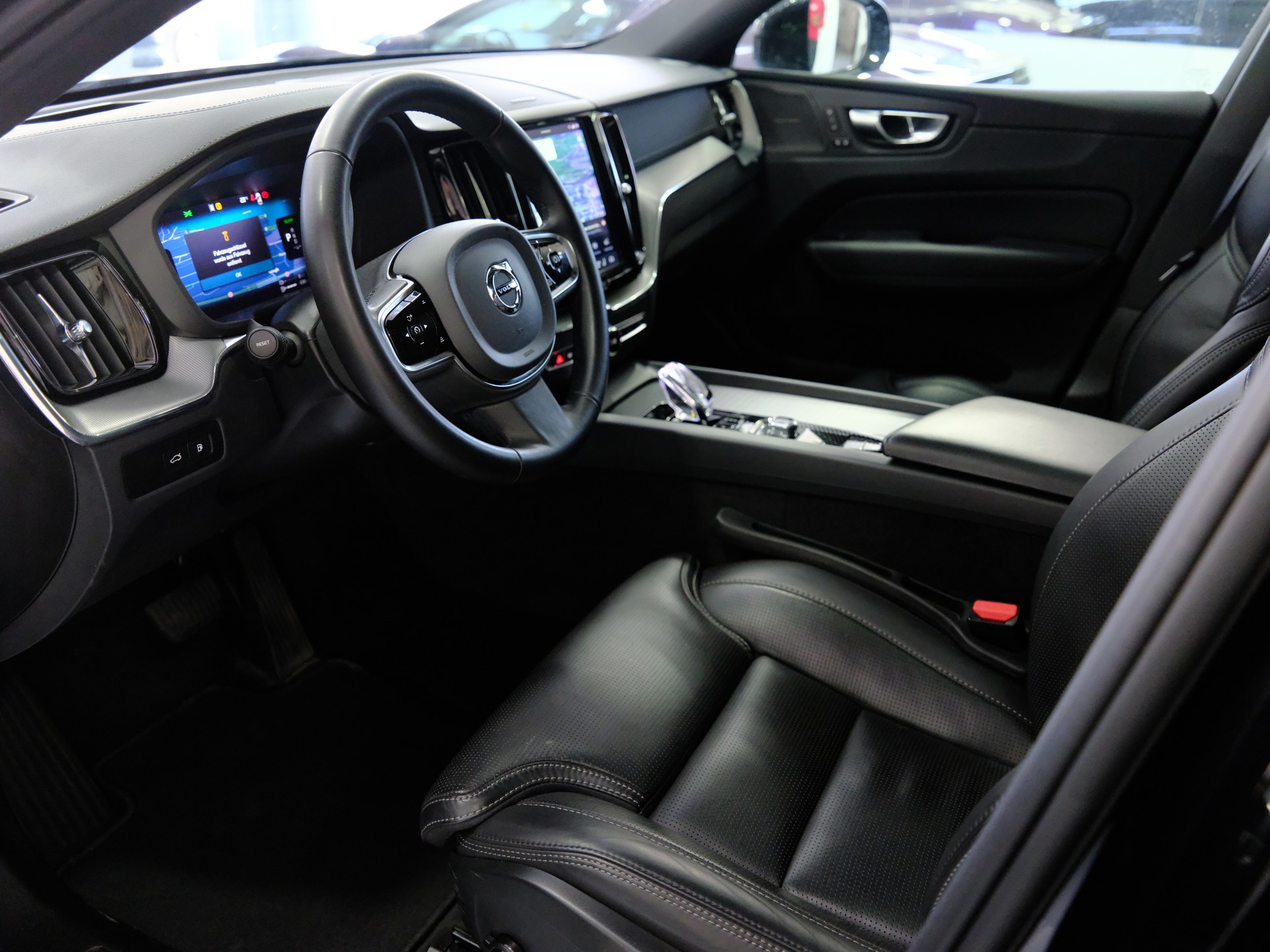 VOLVO XC60 T8 eAWD PluginHybrid Ultra Dark Geartronic-image-9