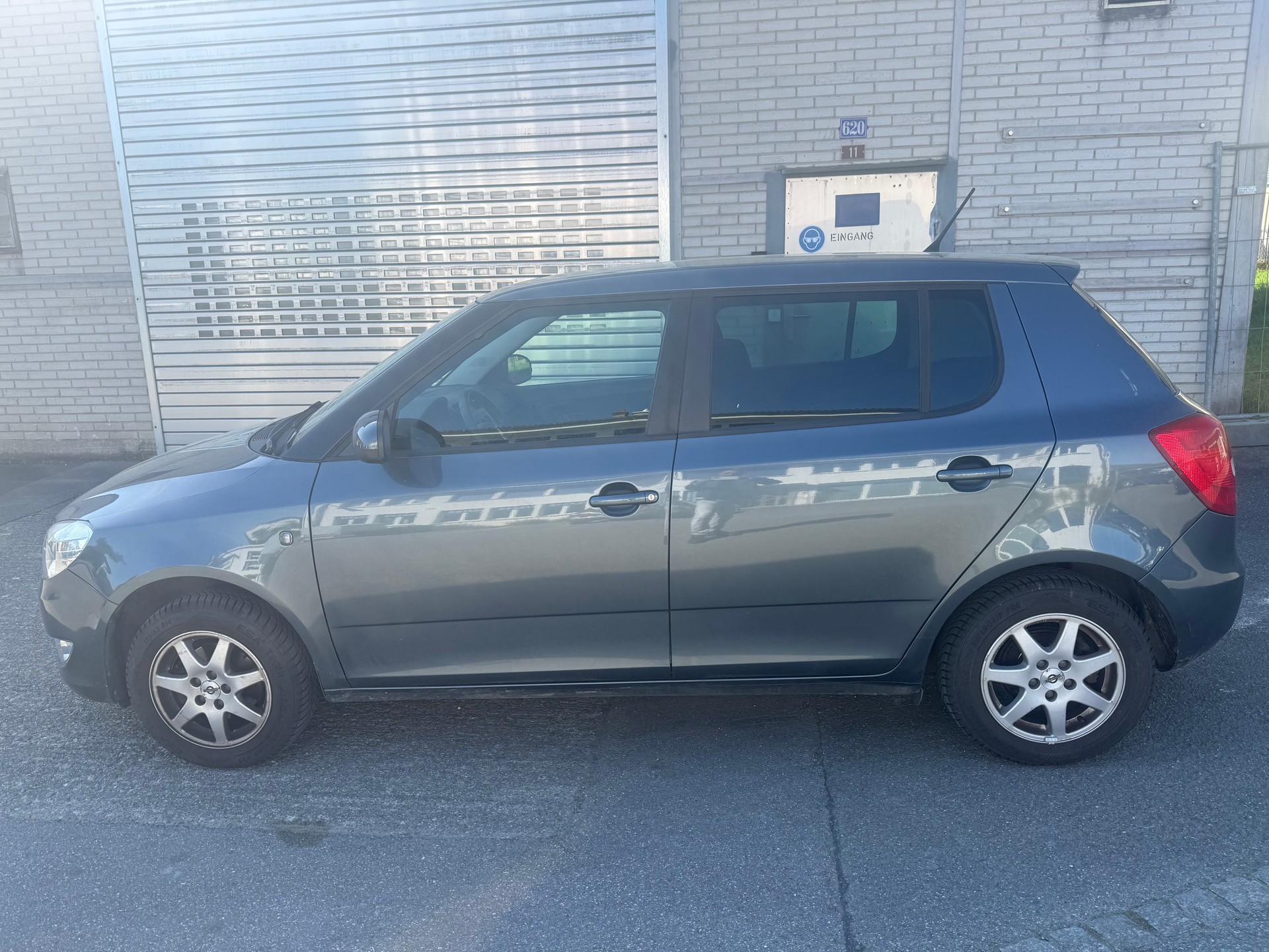 SKODA Fabia 1.2 TSI Ambition Plus-image-3