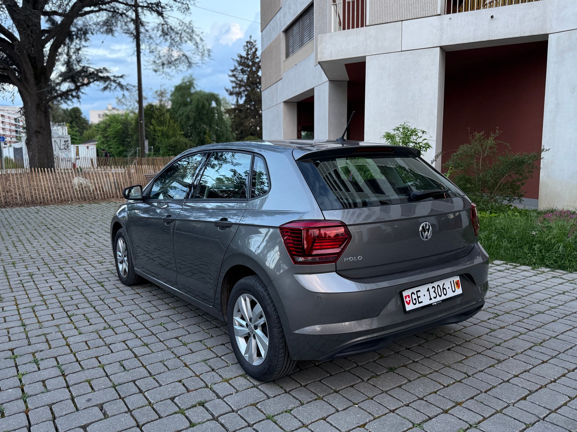 VW Polo 1.0 TSI BMT Highline DSG-image-2