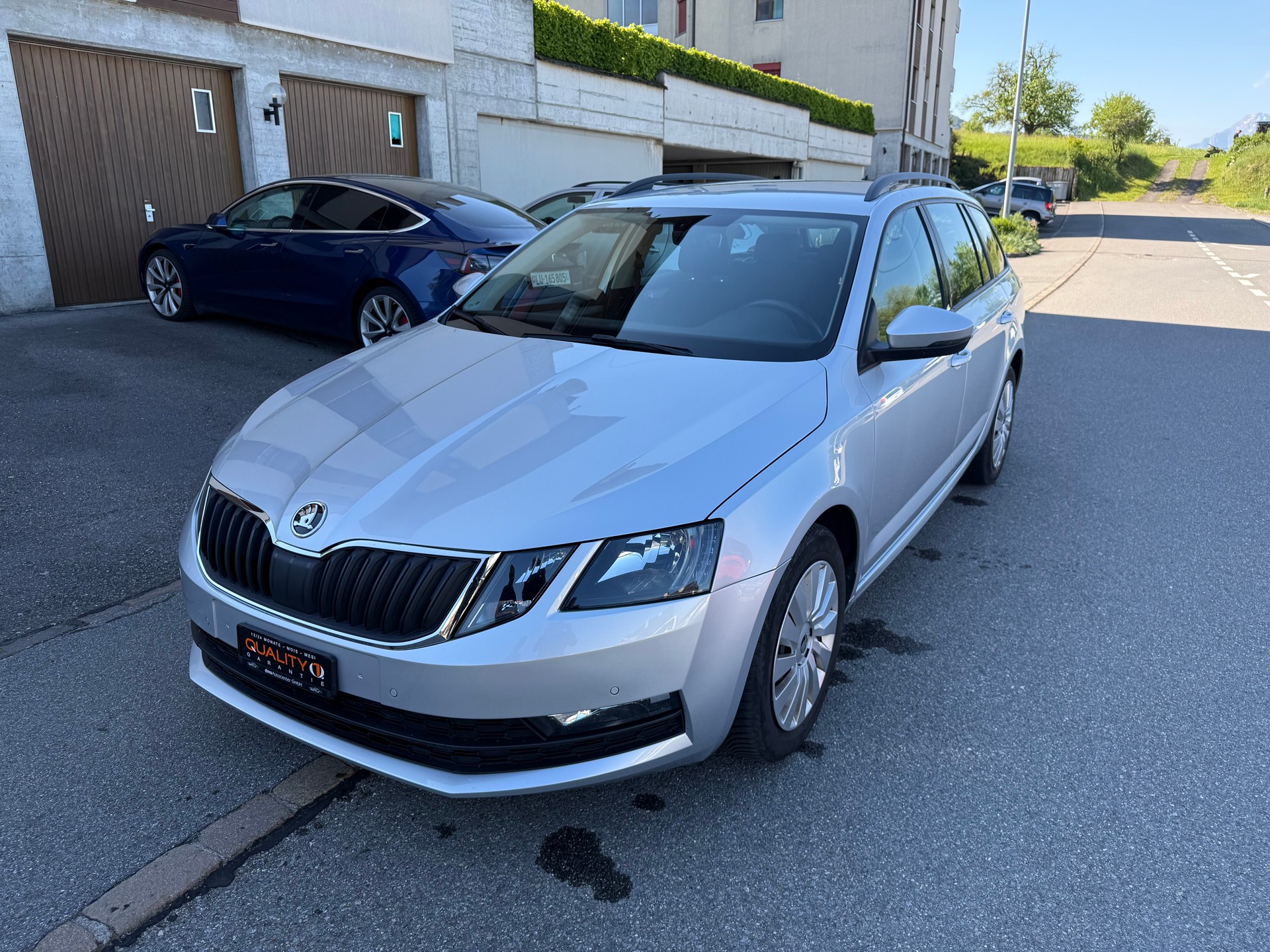 SKODA Octavia Combi 1.6 TDI Ambition DSG-image-1