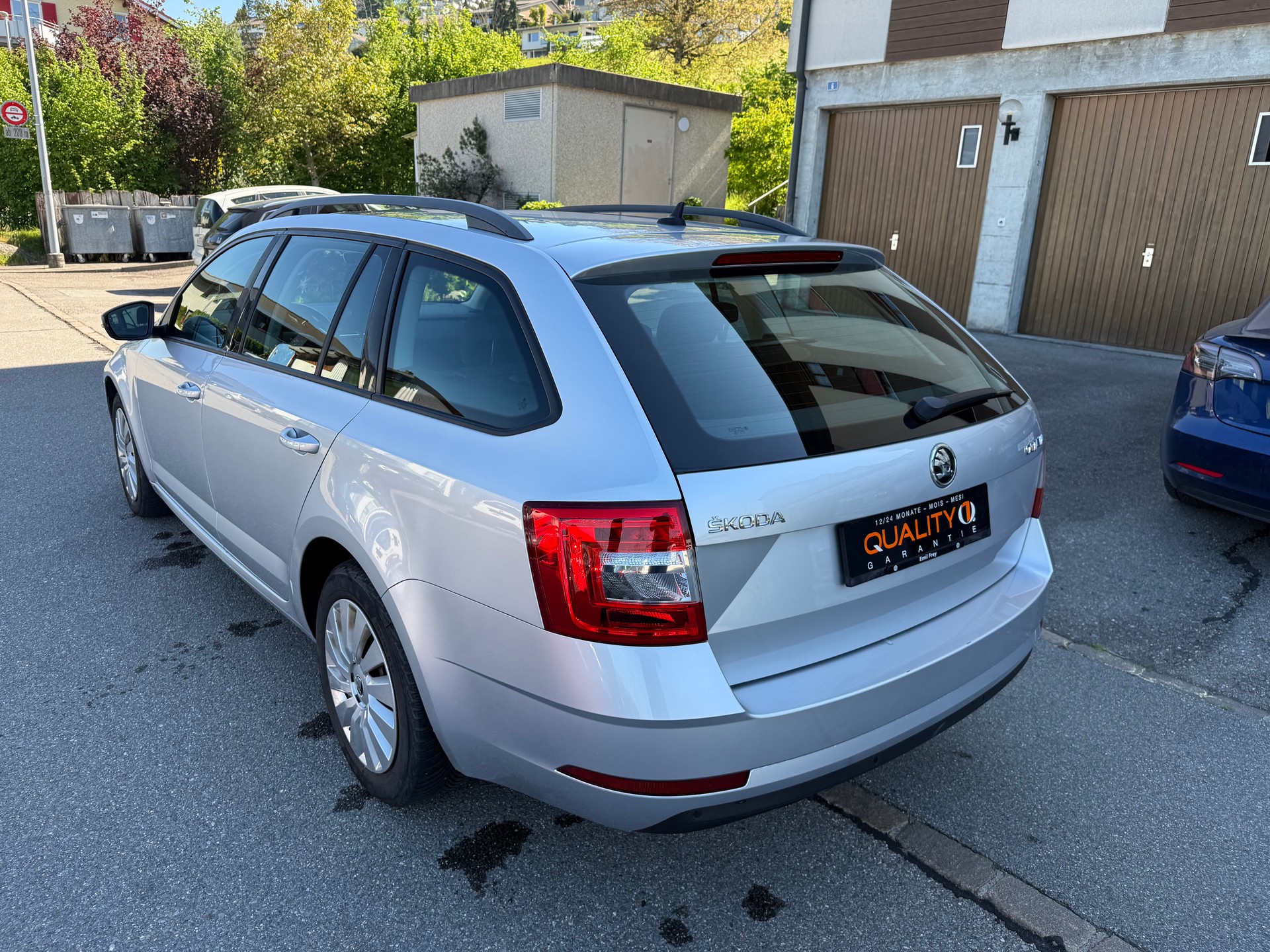 SKODA Octavia Combi 1.6 TDI Ambition DSG-image-4