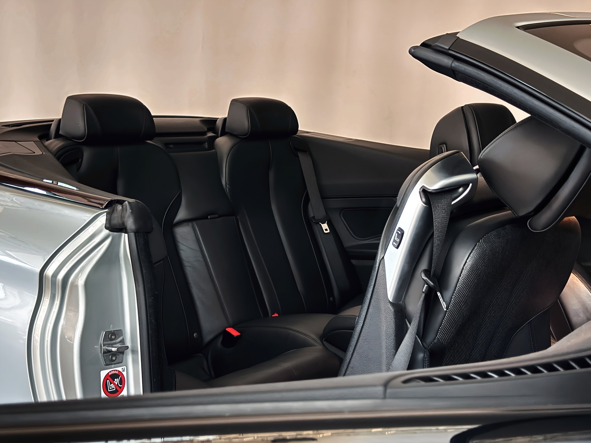 BMW 640i Cabrio xDrive-image-16