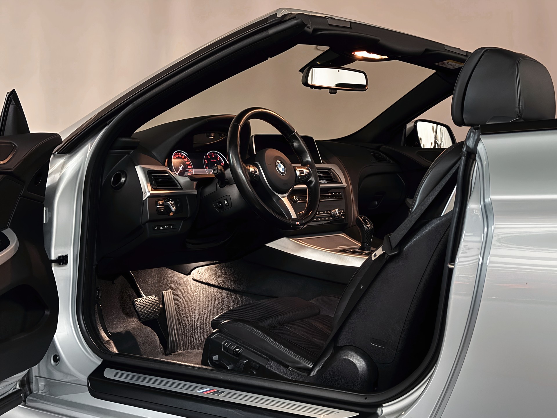 BMW 640i Cabrio xDrive-image-13