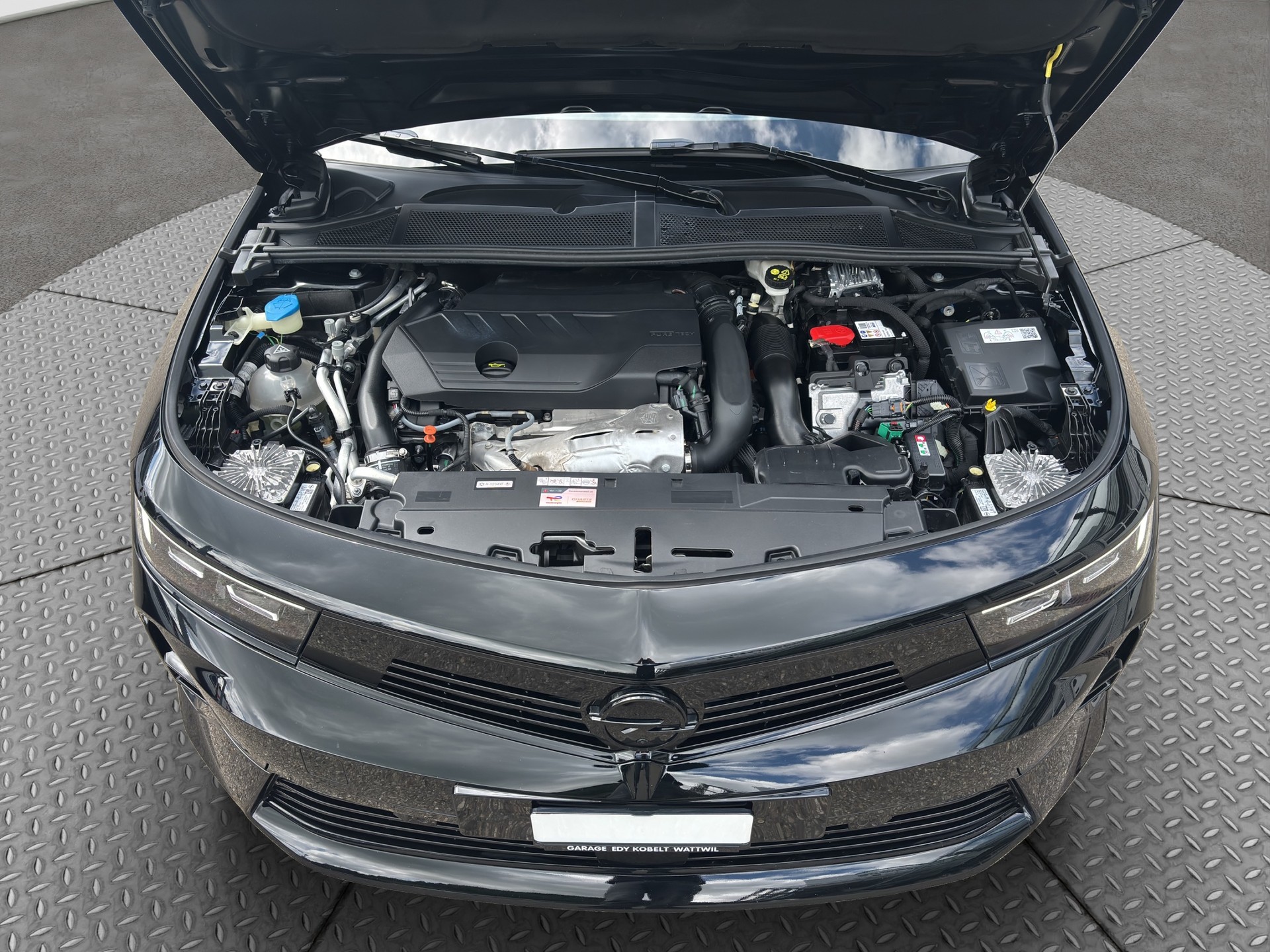 OPEL Astra Sports Tourer 1.6 PHEV Turbo GS A-image-25