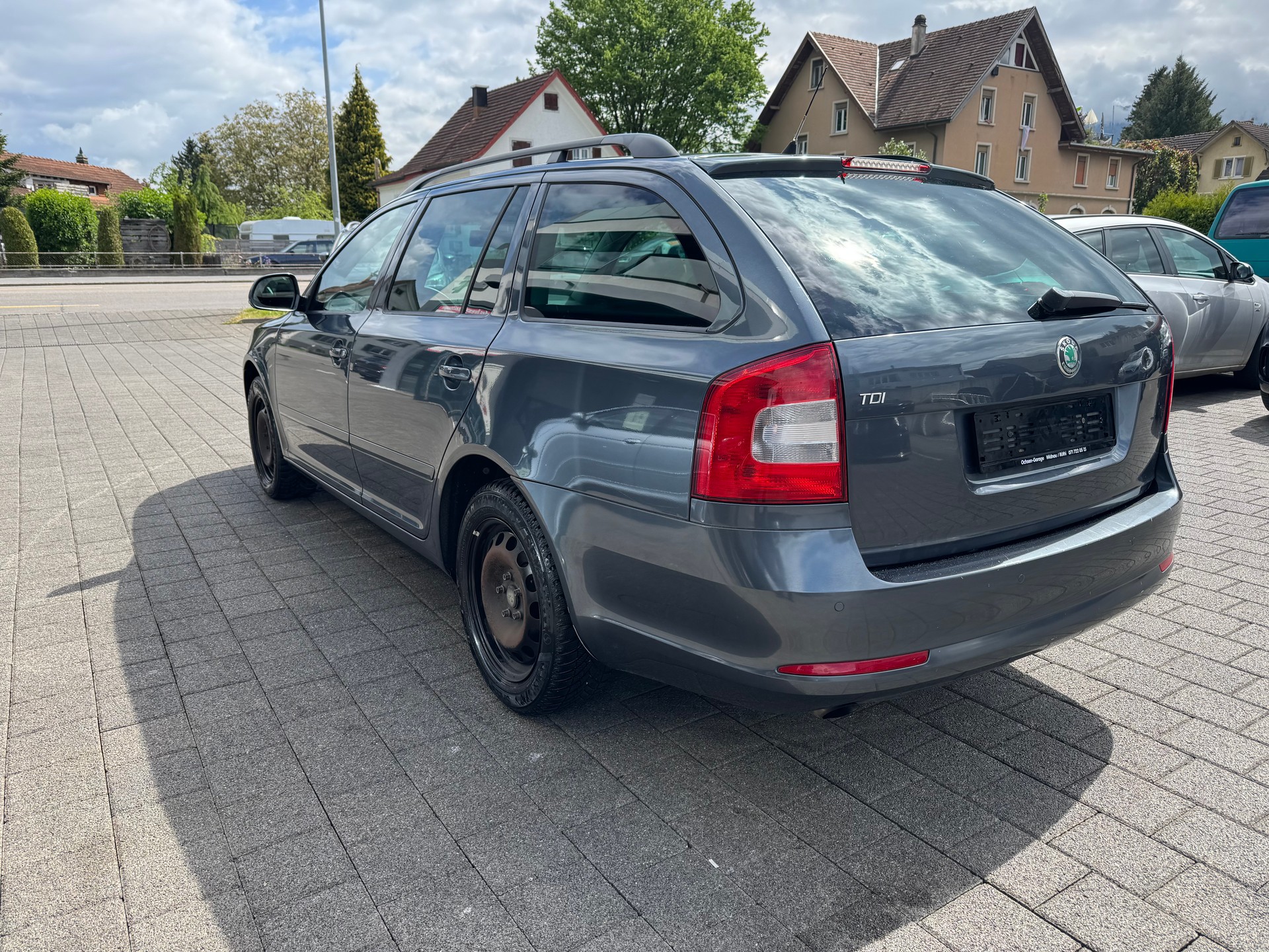 SKODA Octavia Combi 1.6 TDI Clever DSG-image-4