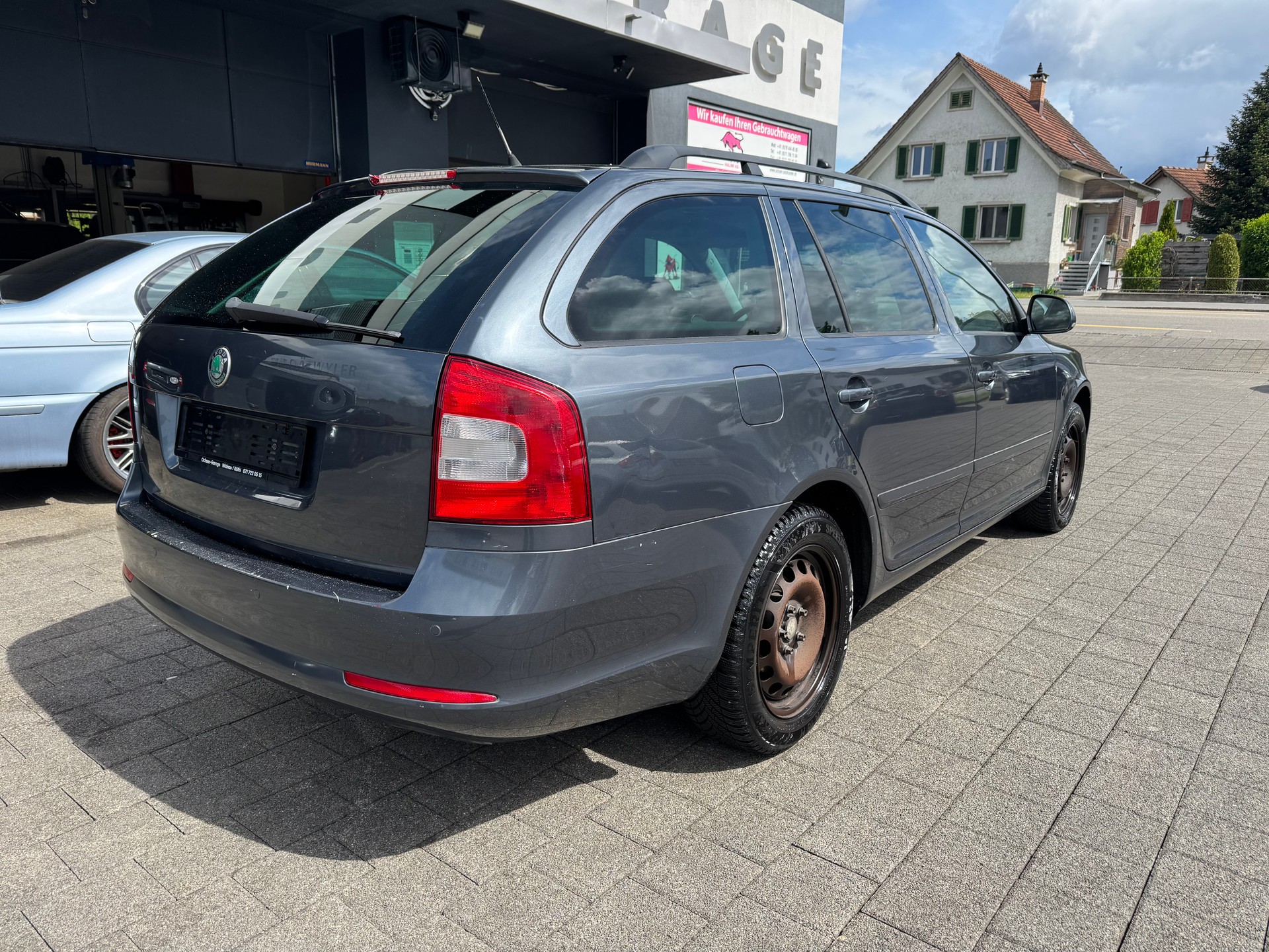SKODA Octavia Combi 1.6 TDI Clever DSG-image-3