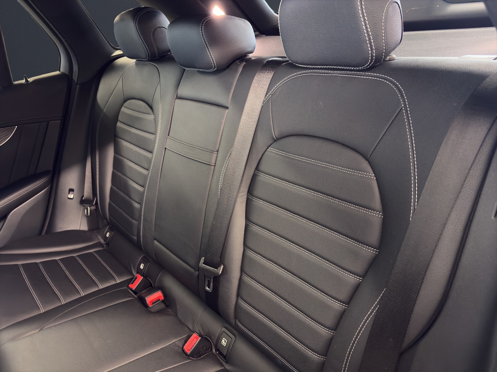 MERCEDES-BENZ GLC 250 AMG Line 4Matic-image-16