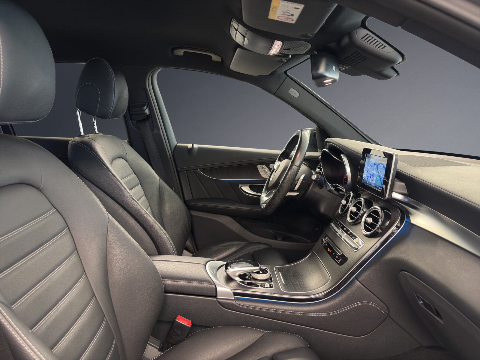 MERCEDES-BENZ GLC 250 AMG Line 4Matic-image-9