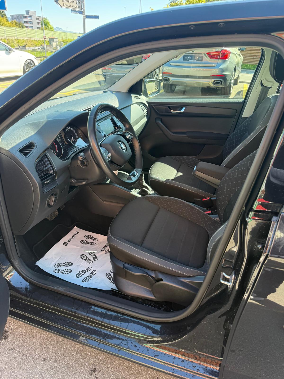 SKODA Fabia 1.0 TSI Ambition DSG-image-10