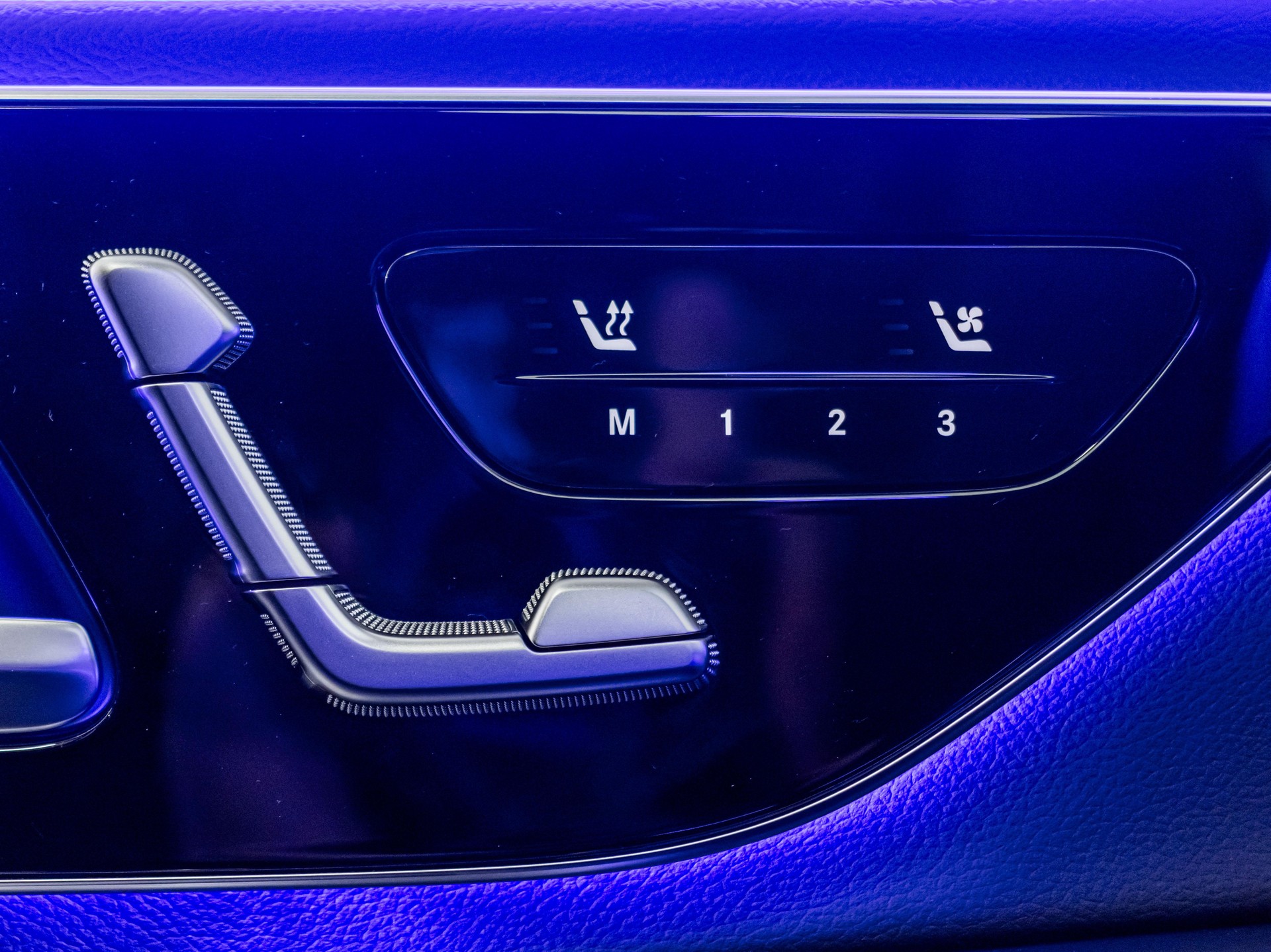 MERCEDES-BENZ E 220 d 4MATIC-image-10