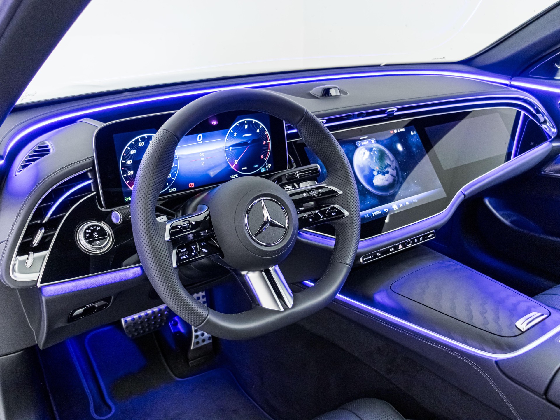 MERCEDES-BENZ E 220 d 4MATIC-image-9