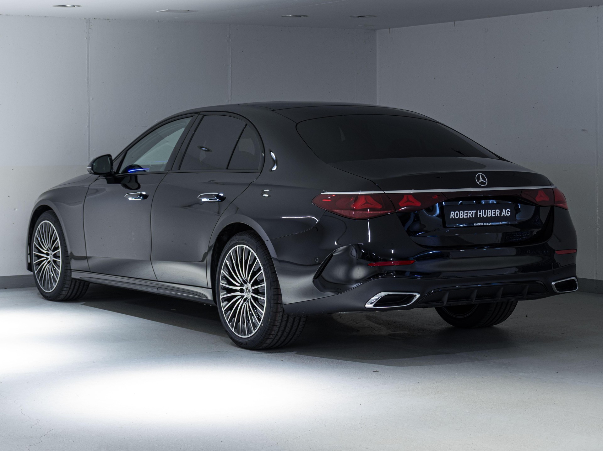 MERCEDES-BENZ E 220 d 4MATIC-image-3