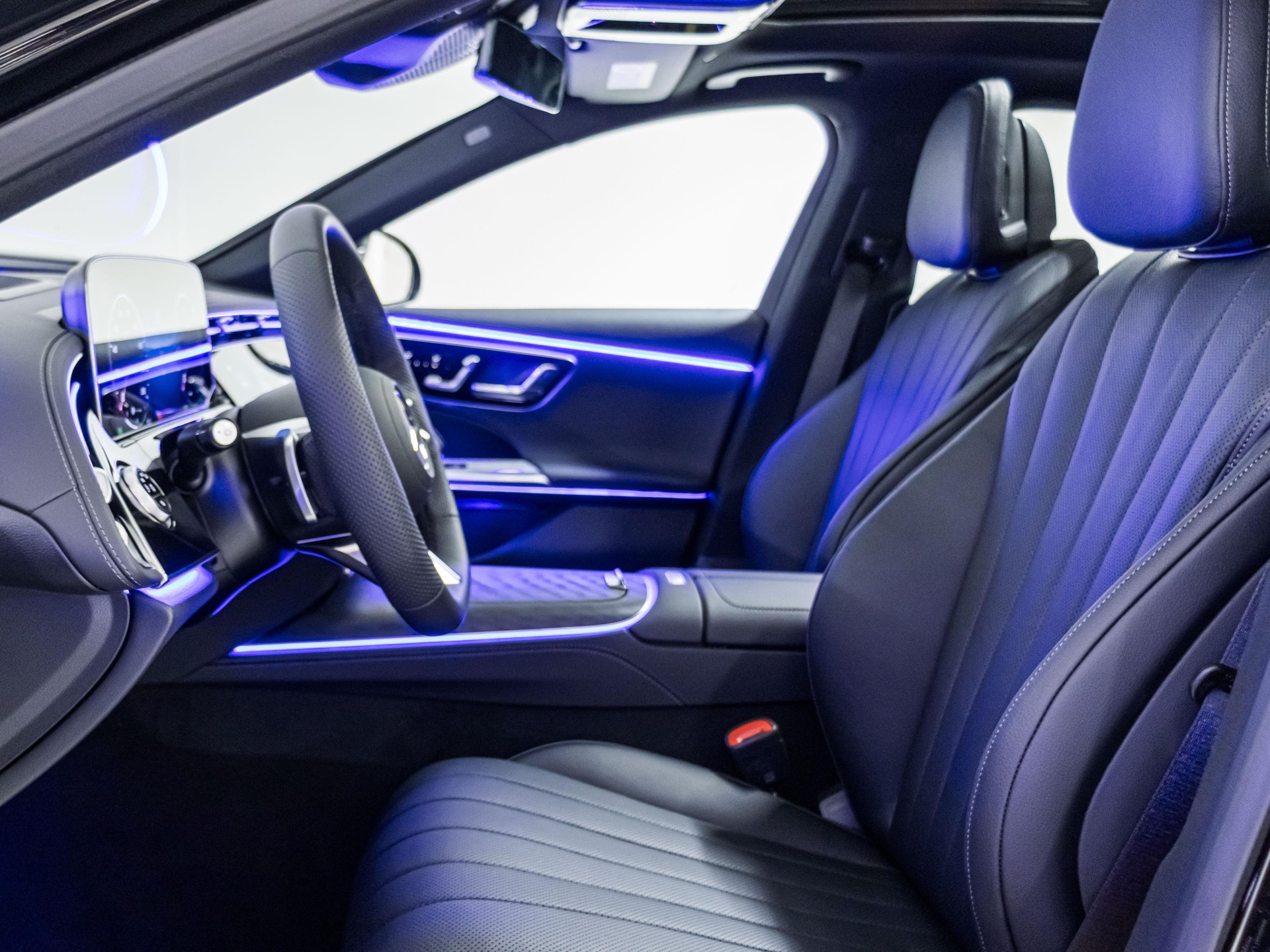 MERCEDES-BENZ E 220 d 4MATIC-image-6
