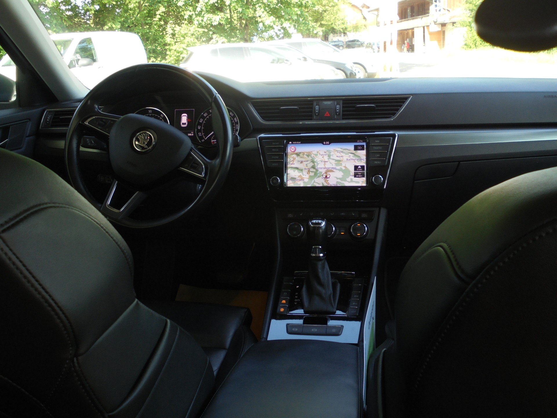 SKODA Superb Combi 2.0 TDi Style 4x4 DSG-image-5