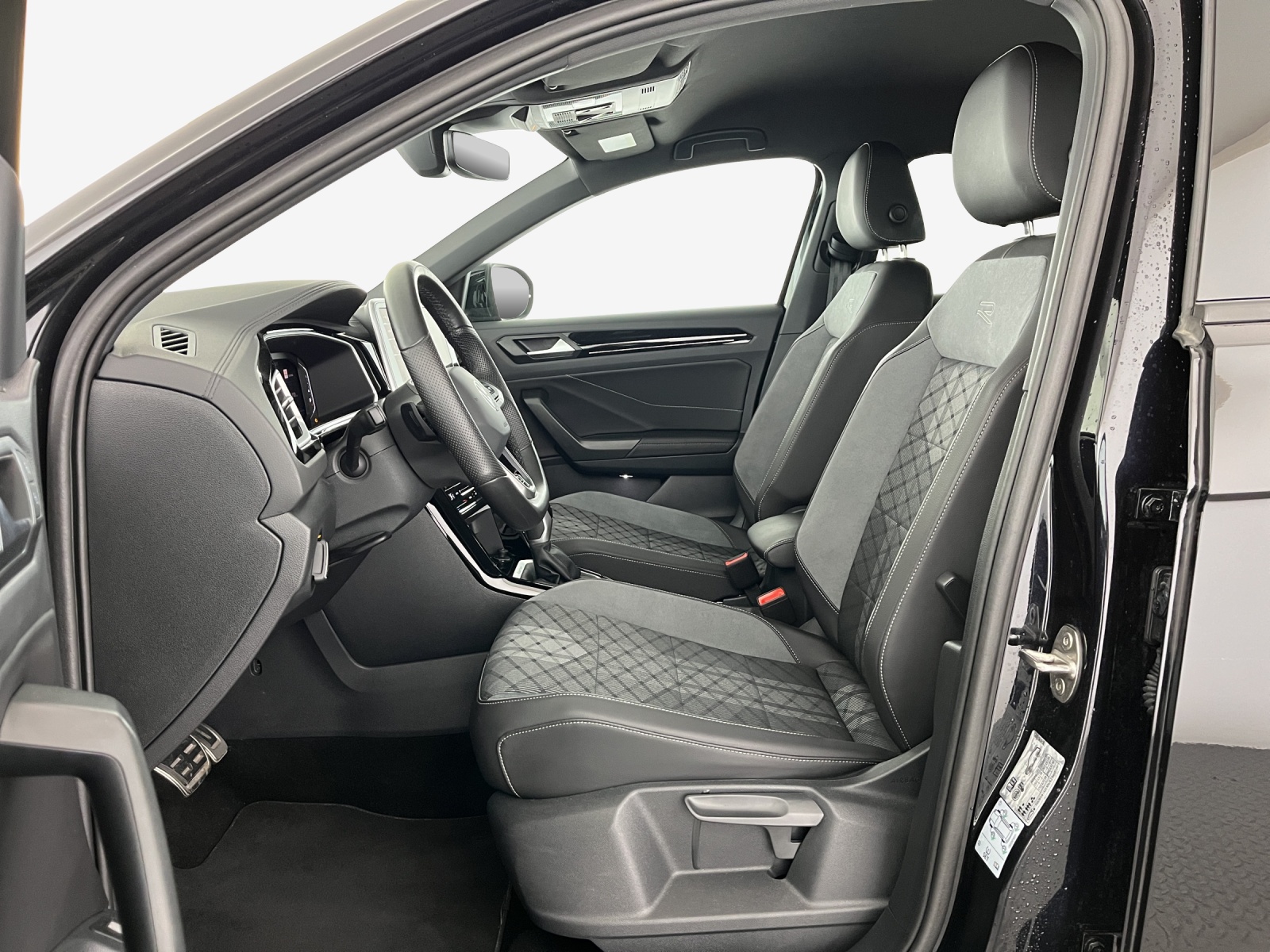 VW T-Roc 2.0 TSI R-Line DSG 4Motion-image-7