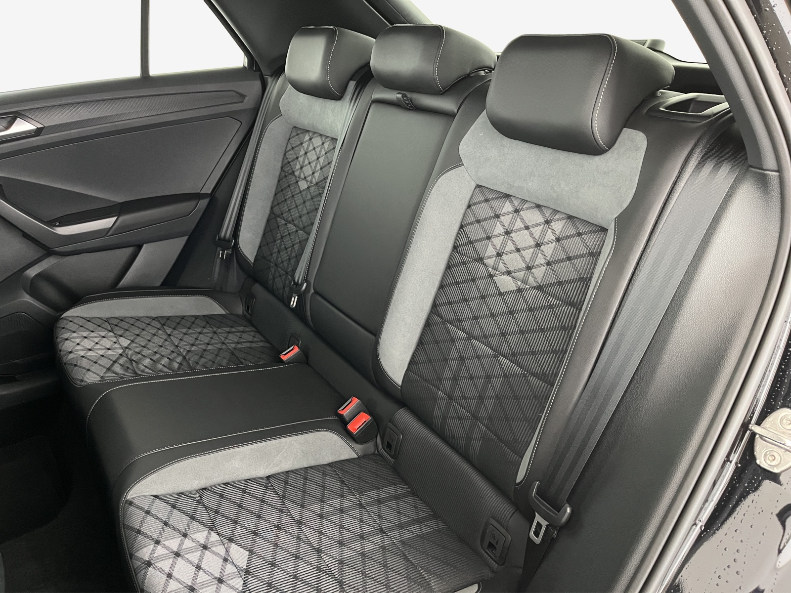 VW T-Roc 2.0 TSI R-Line DSG 4Motion-image-11